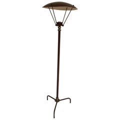 Lampadaire tripode sculptural français vintage avec abat-jour en émail brun, années 1950