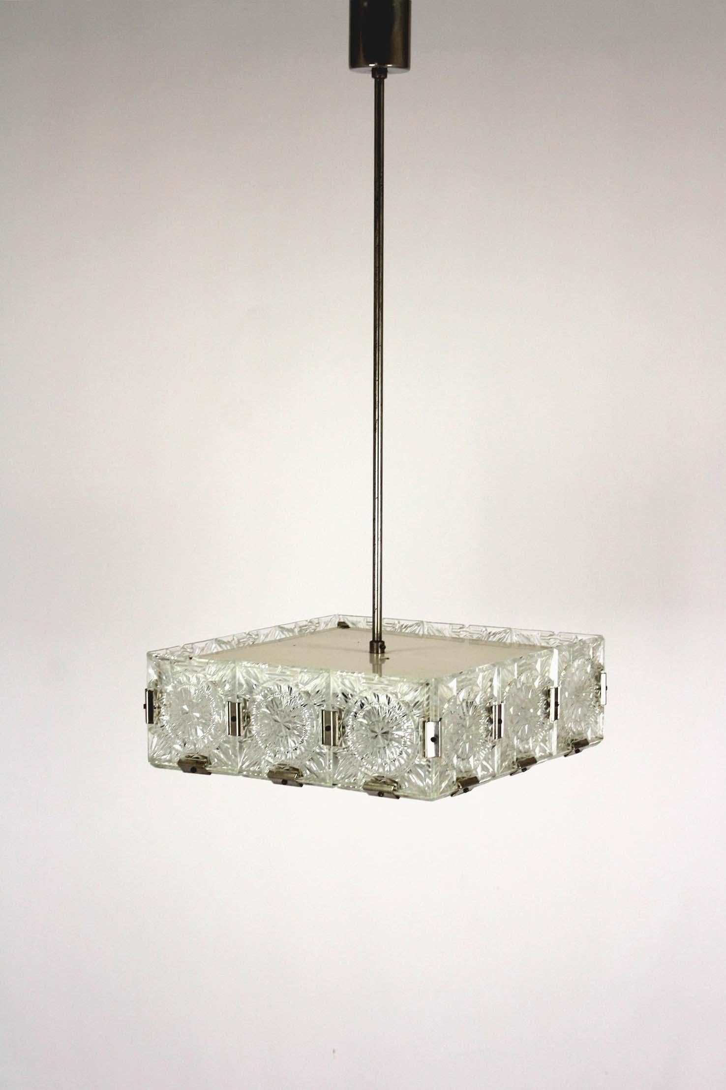 Lampada a sospensione scultorea in vetro vintage attribuita a Kamenický Šenov, anni '70 in vendita 4