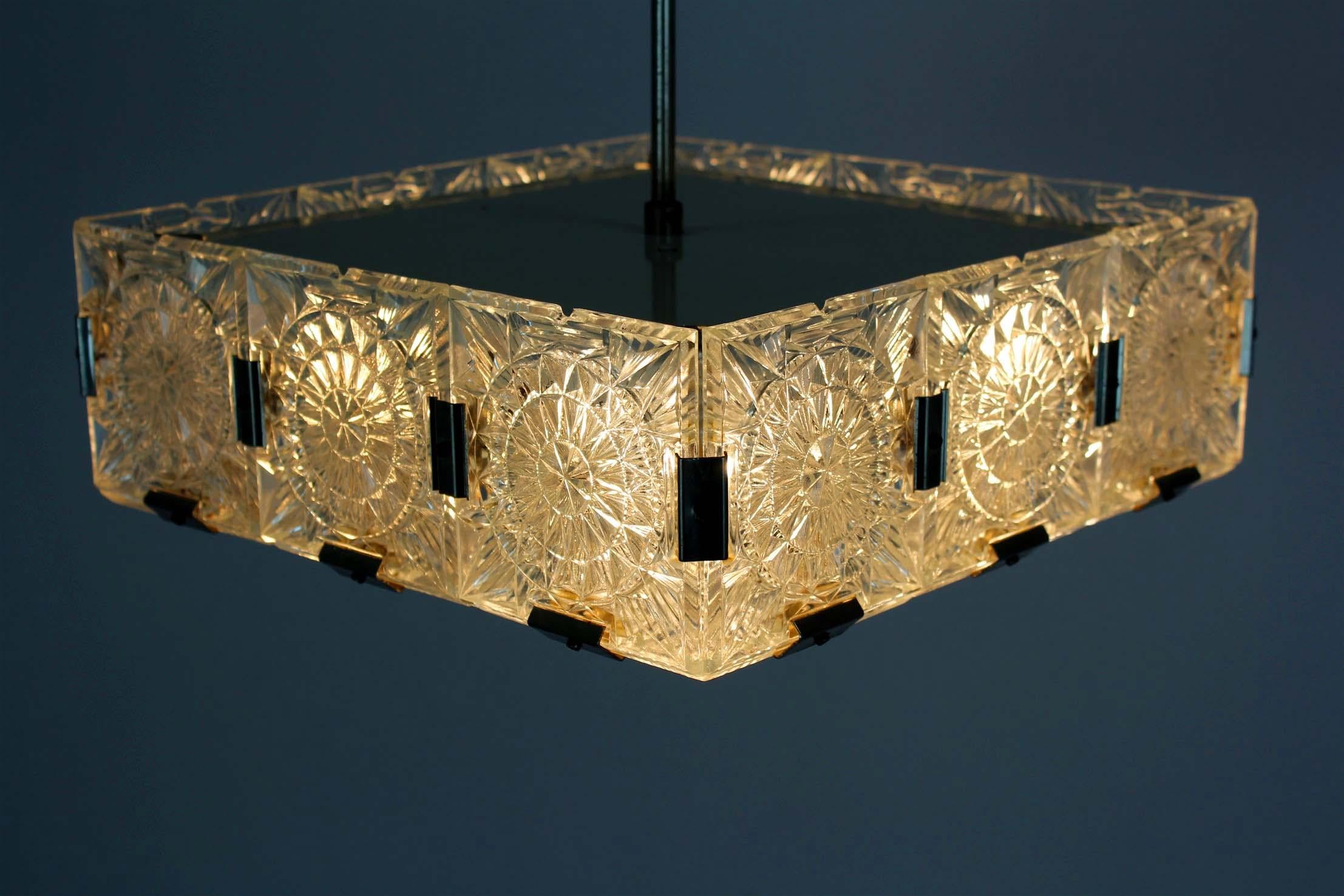 Lampada a sospensione scultorea in vetro vintage attribuita a Kamenický Šenov, anni '70 in vendita 2