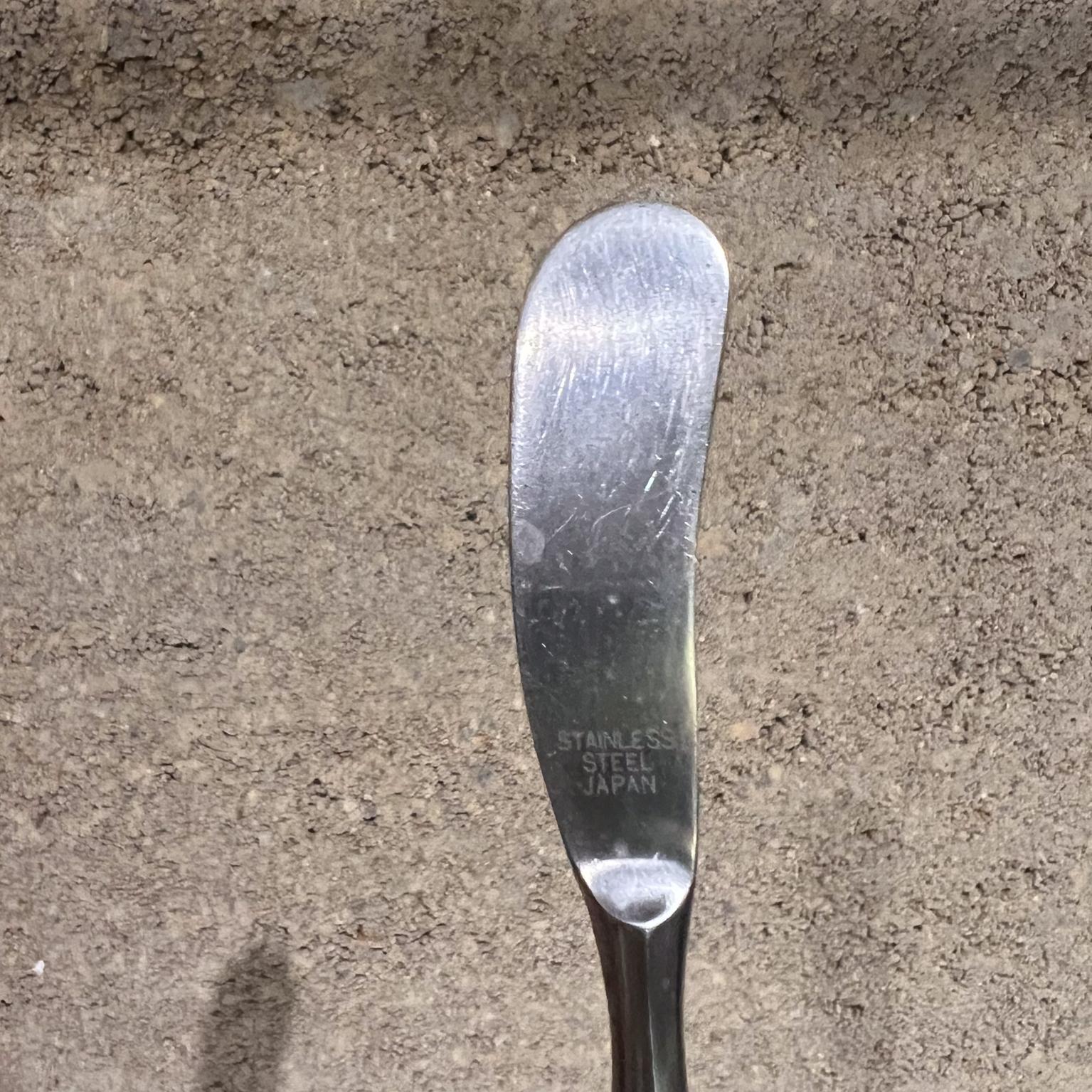 Couteau à beurre japonais sculptural vintage en acier inoxydable Bon état - En vente à Chula Vista, CA