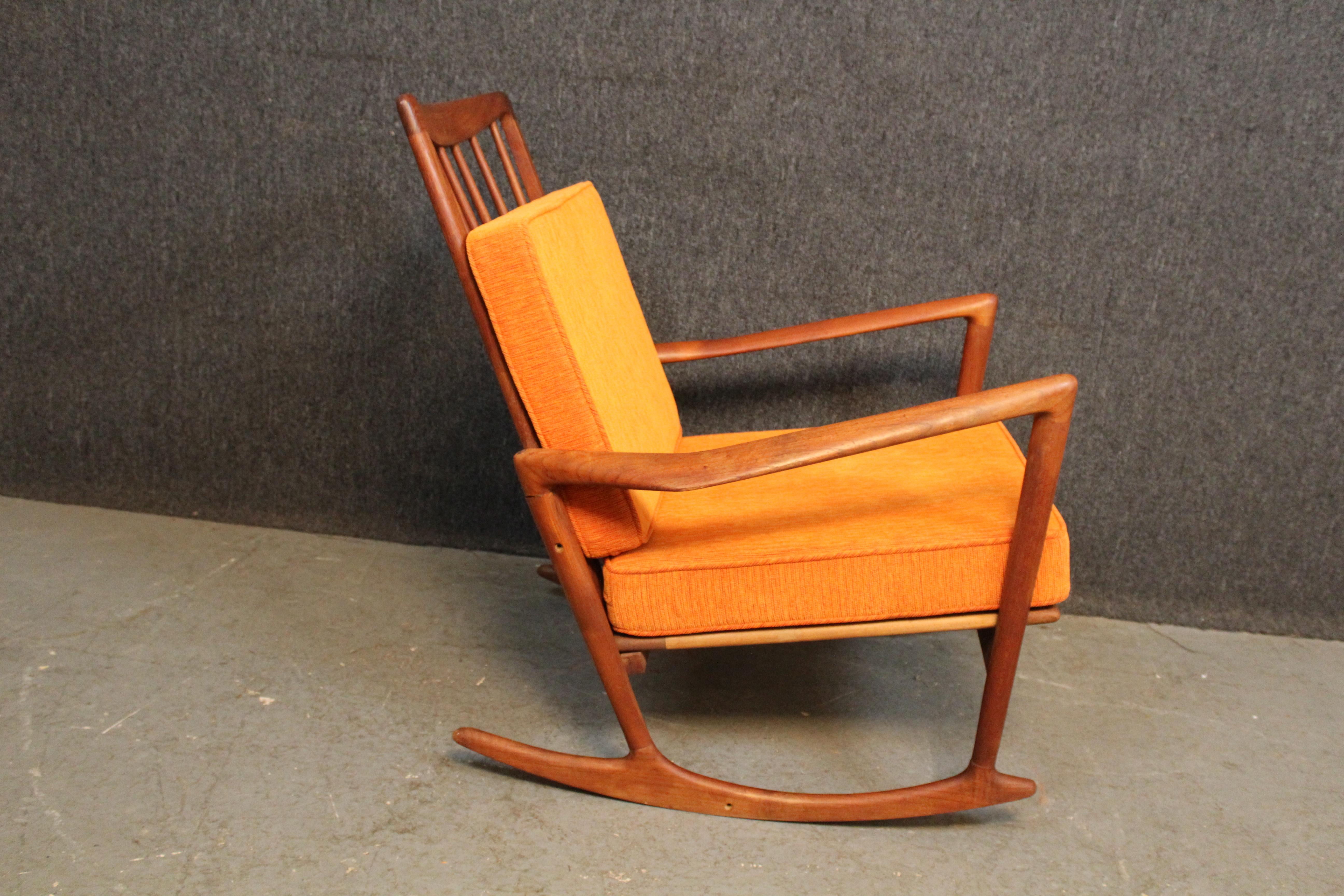 20th Century Vintage Sculptural Rocking Chair by Ib Kofod-Larsen for Selig Denmark For Sale