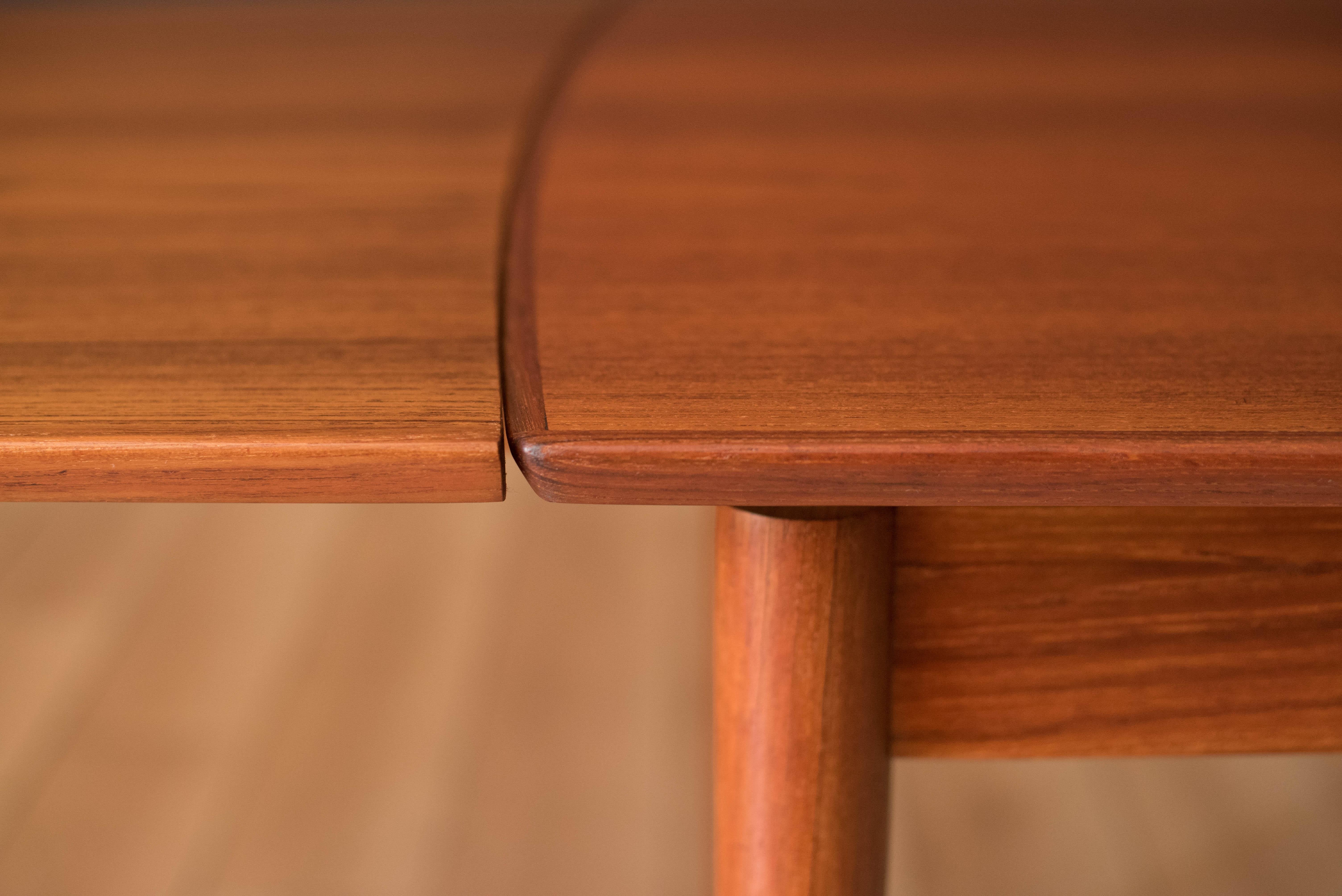 Vintage Sculptural Scandinavian Extension Teak Draw Leaf Dining Table en vente 2