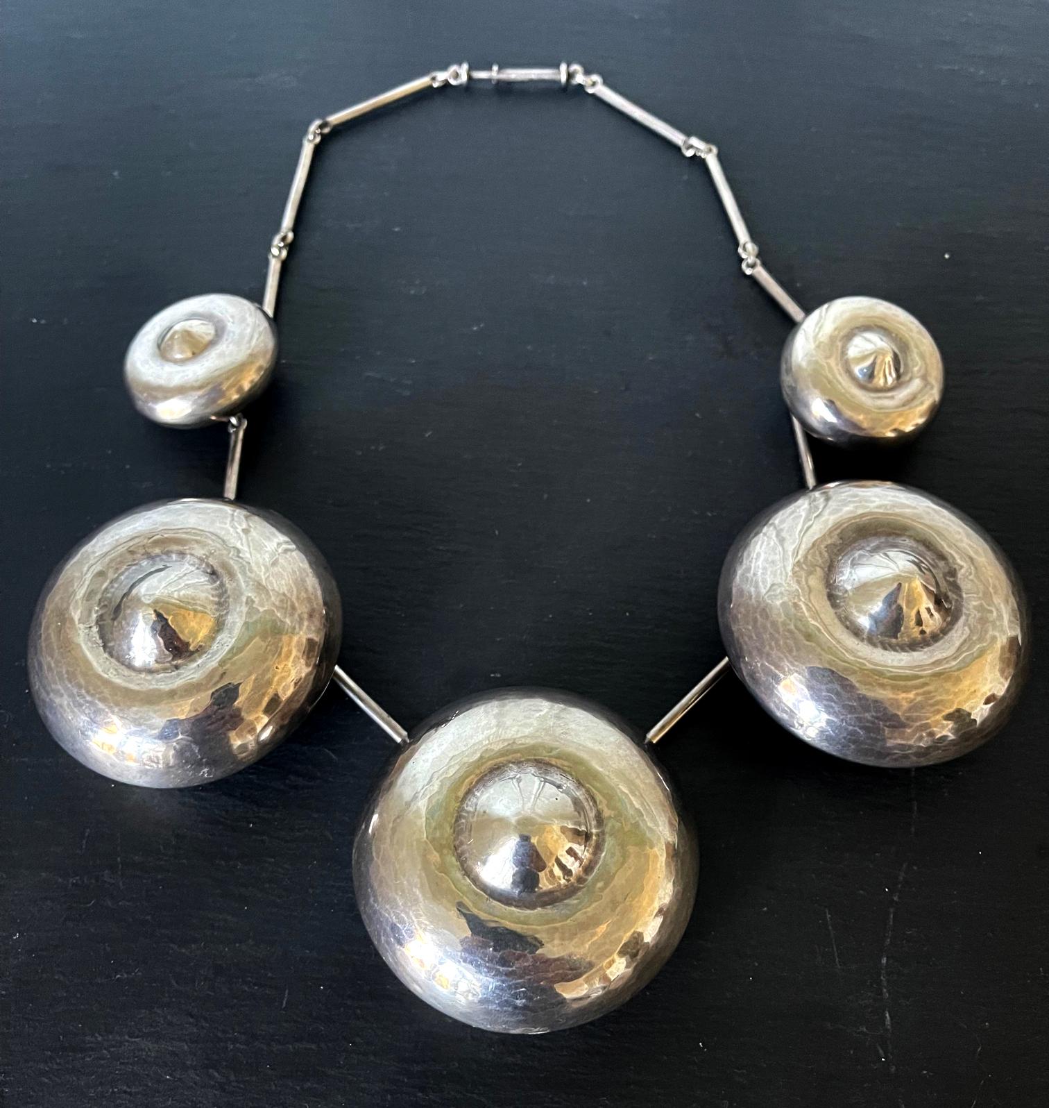 Modern Vintage Sculptural Silver Necklace by Graziella Laffi For Sale