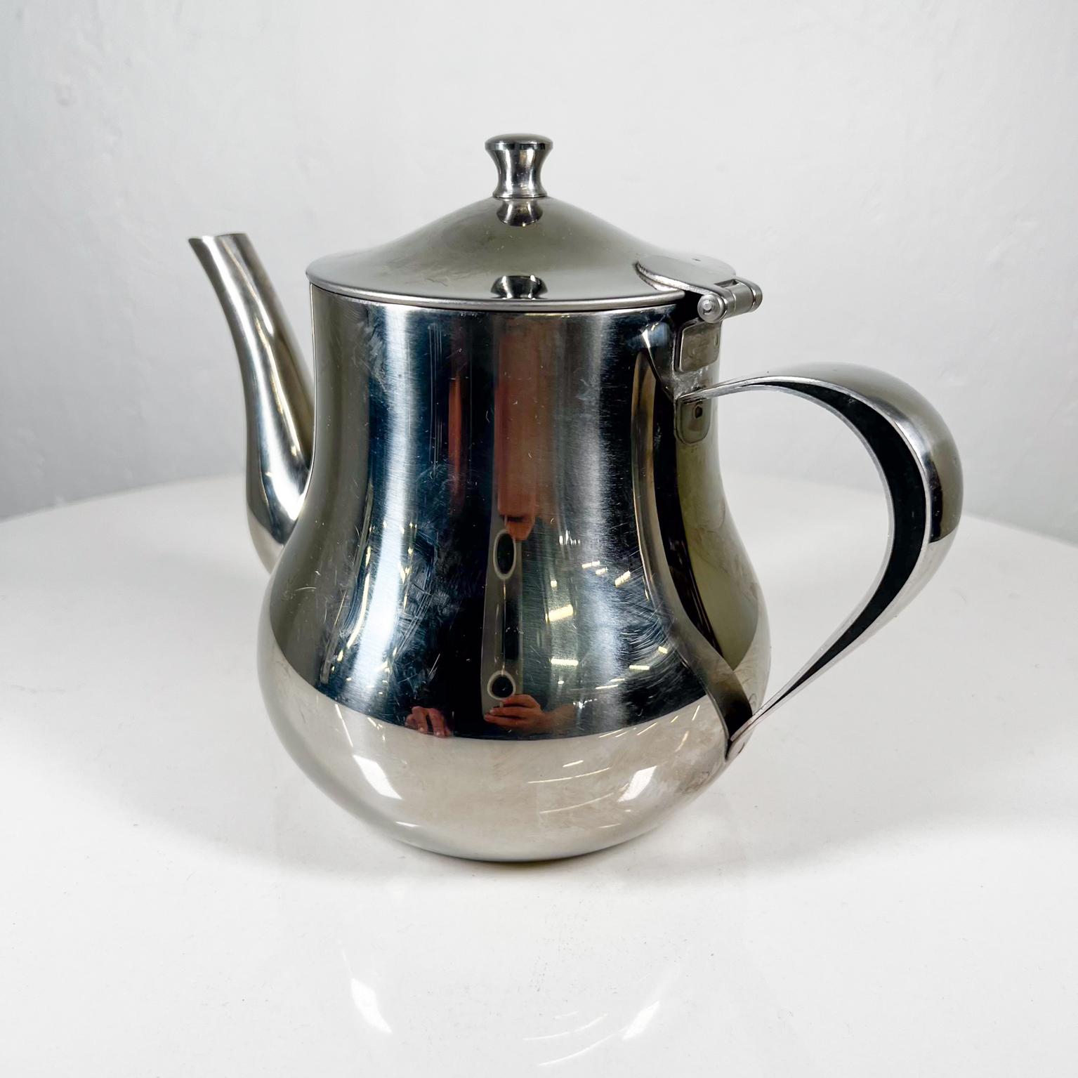 Vintage Sculptural Stainless-Steel Personal Tea Pot Pitcher In Good Condition In Chula Vista, CA