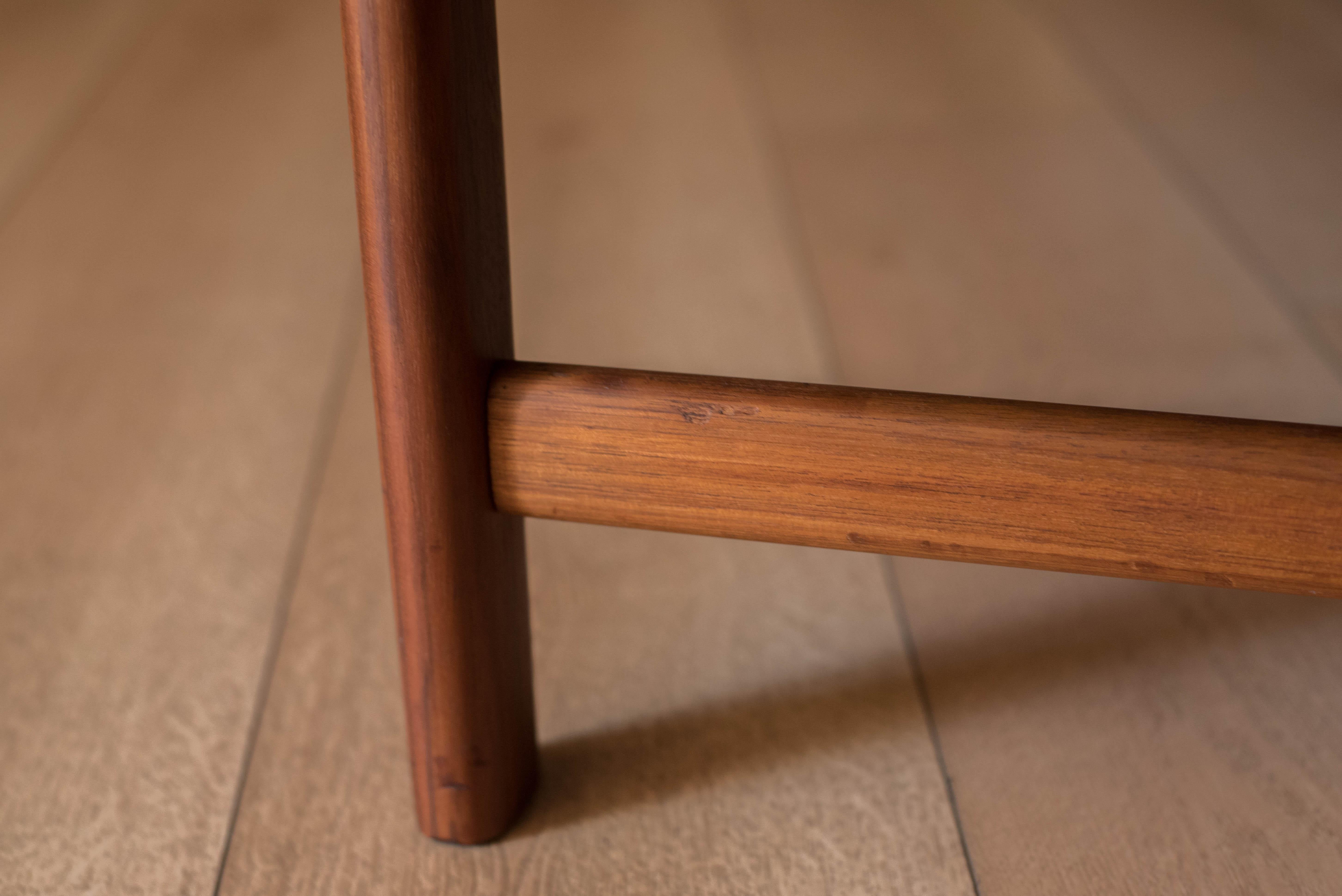 Vintage Sculptural Walnut Coffee Table by Folke Ohlsson for Dux en vente 9