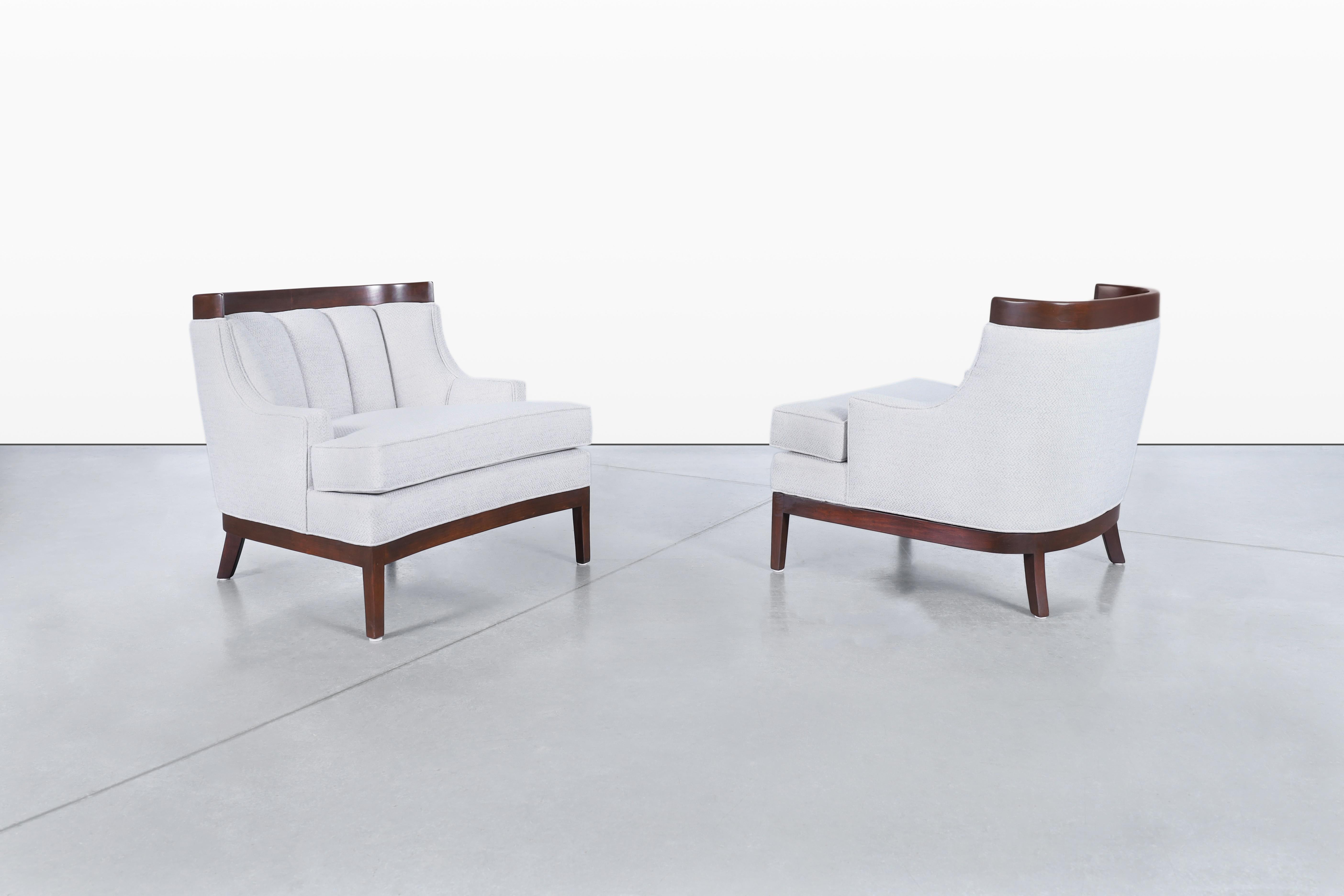 Mid-Century Modern Chaises longues vintage sculpturales en noyer à la manière d'Erwin Lambeth en vente