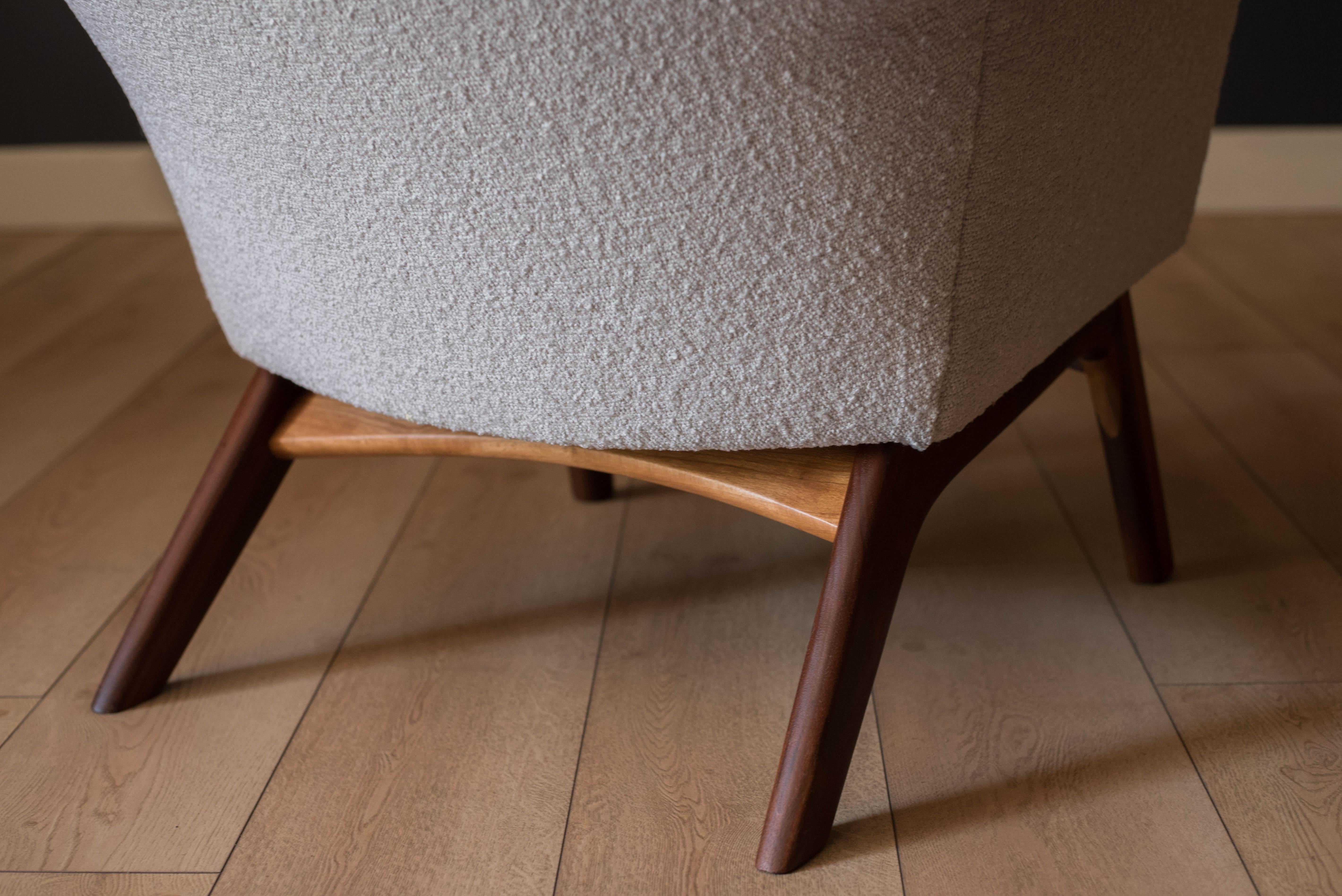 Vintage Sculptural Walnut Wingback Lounge Chair and Ottoman by Adrian Pearsall en vente 8
