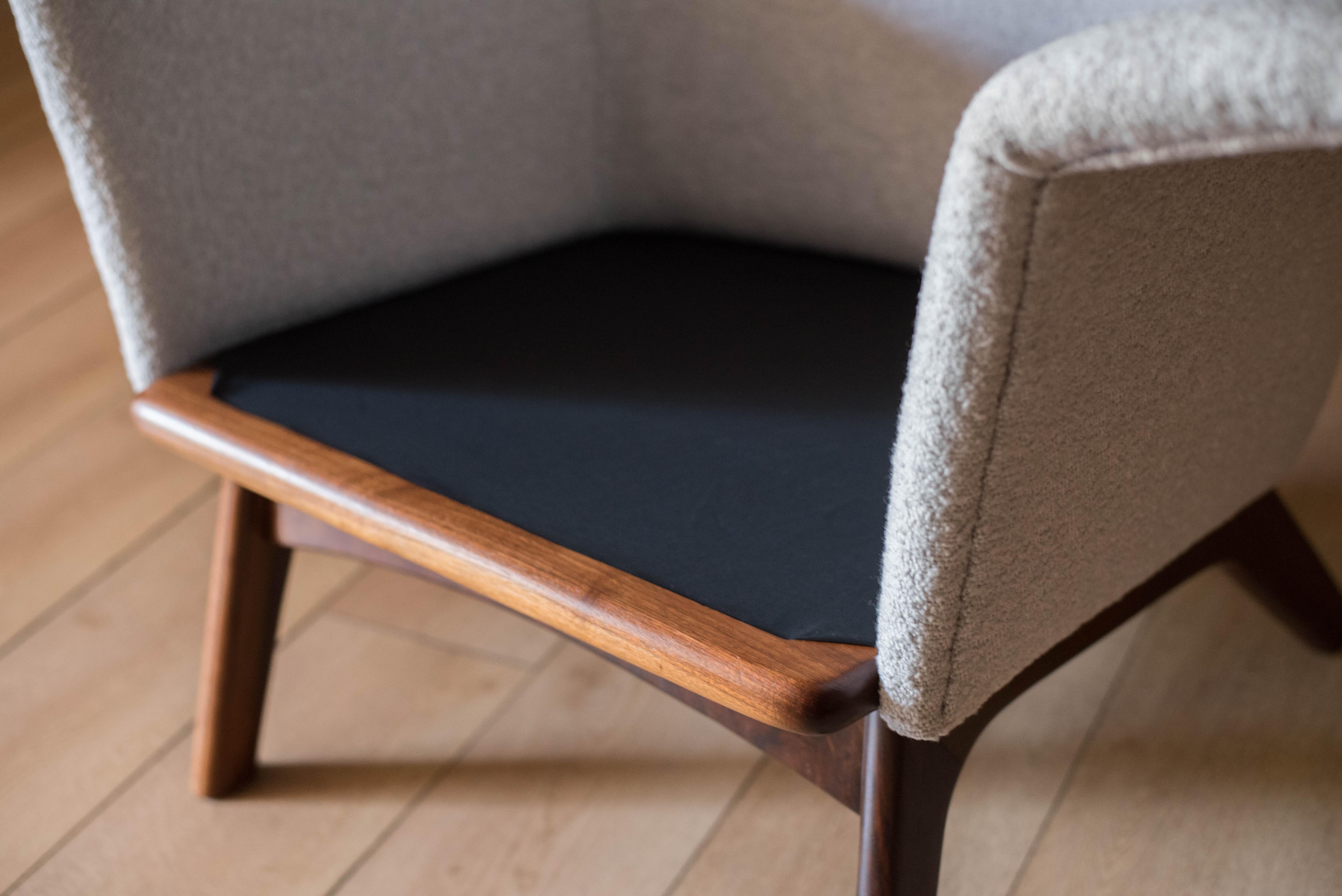 Vintage Sculptural Walnut Wingback Lounge Chair and Ottoman by Adrian Pearsall en vente 11