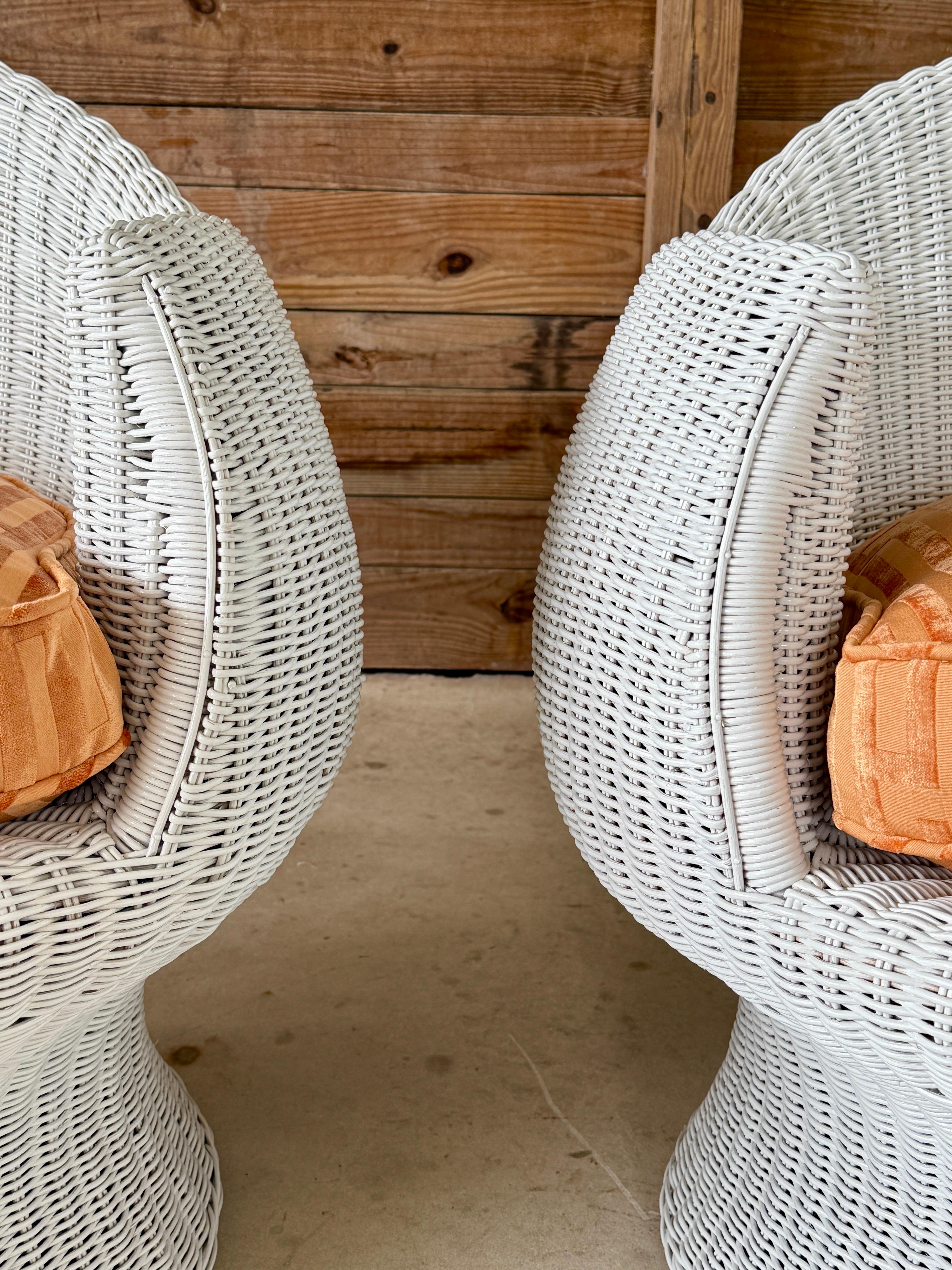 Vintage Sculptural Wicker Barrel Egg Pod Chairs in the Manner of Eero Aarnio 5