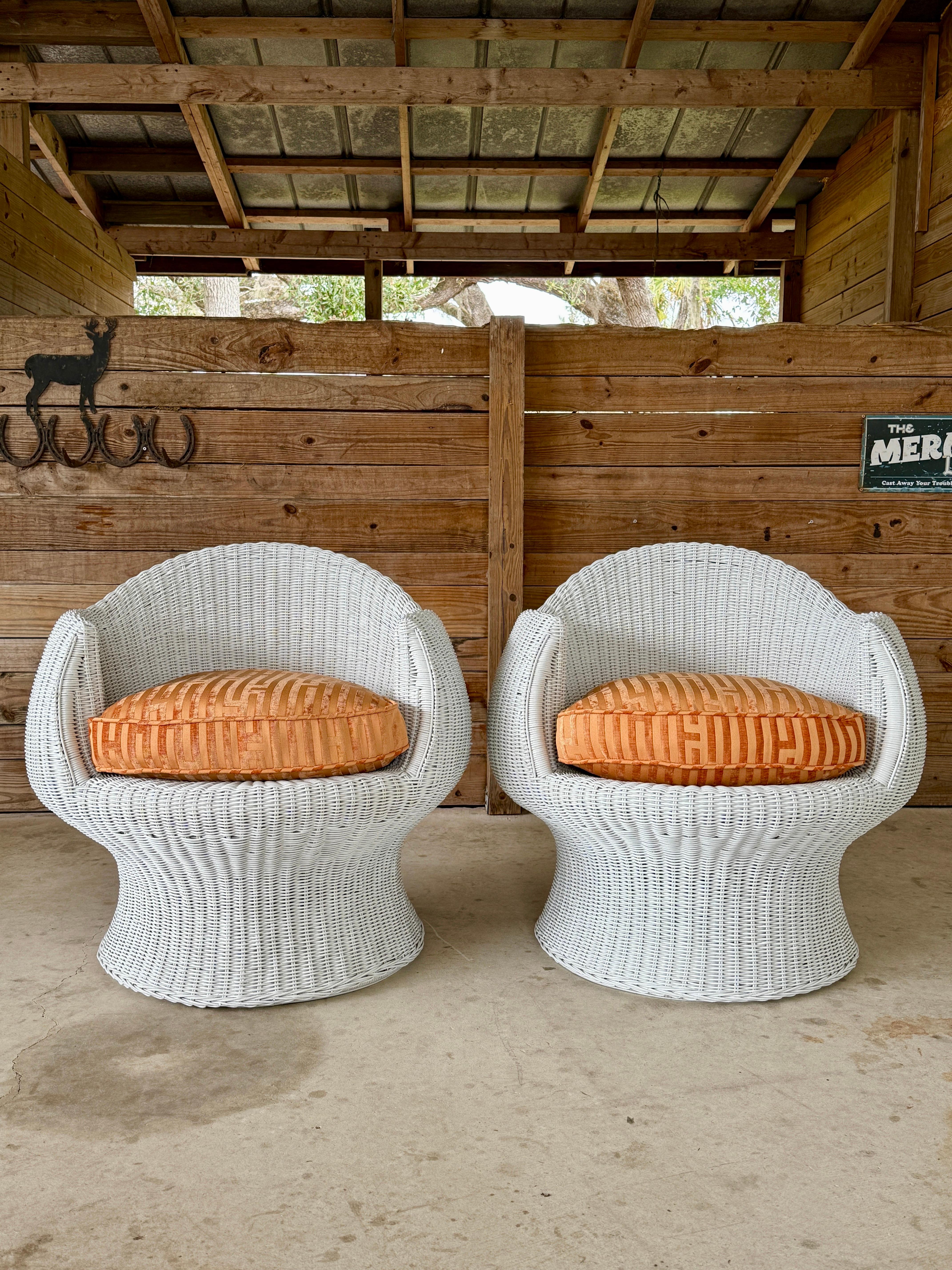 Vintage Sculptural Wicker Barrel Egg Pod Chairs in the Manner of Eero Aarnio In Good Condition In North Fort Myers, FL