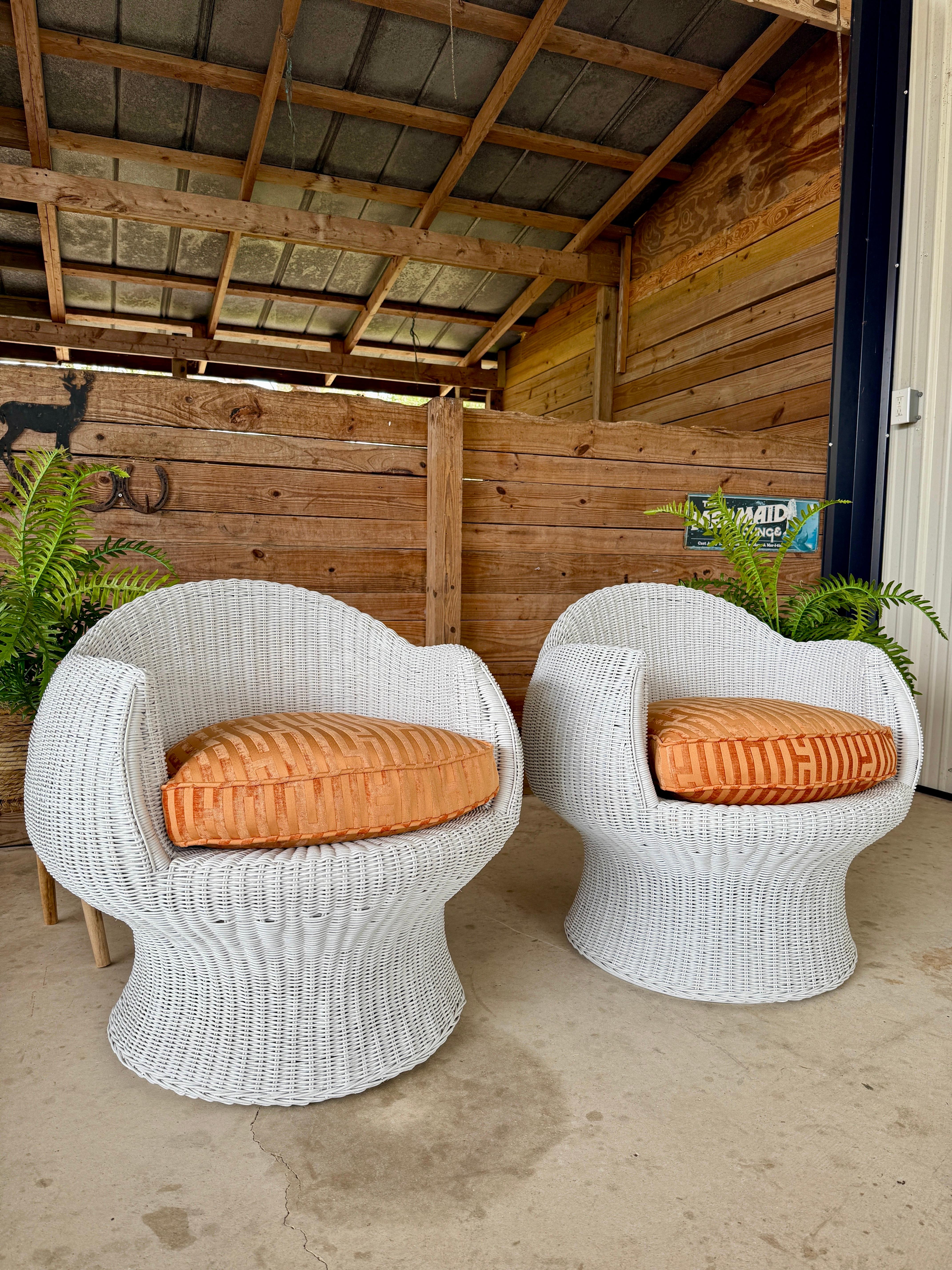 Vintage Sculptural Wicker Barrel Egg Pod Chairs in the Manner of Eero Aarnio 3