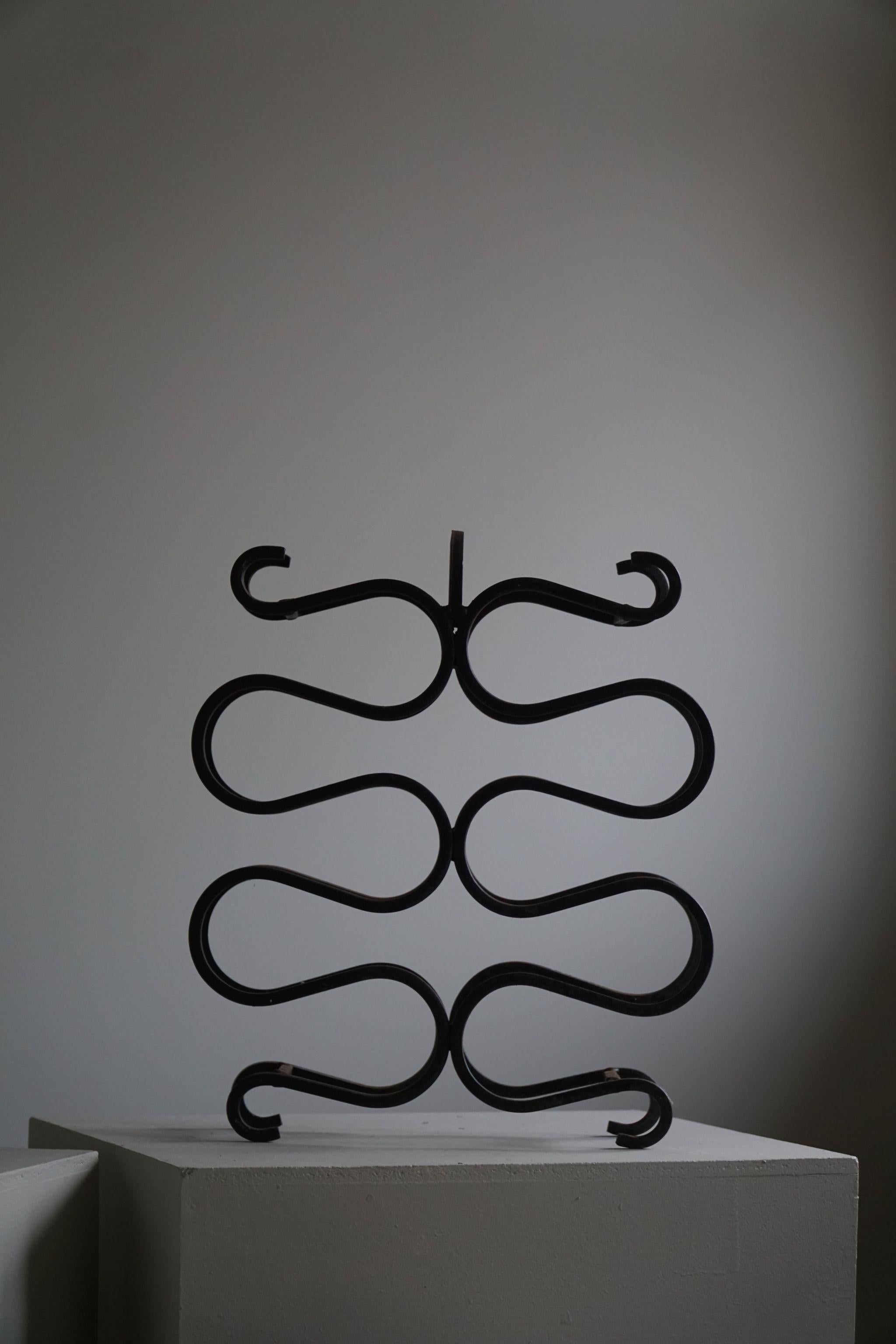 Vintage Sculptural Wine / Magazine Rack in Cast Iron, French Art Deco, 1930s For Sale 5