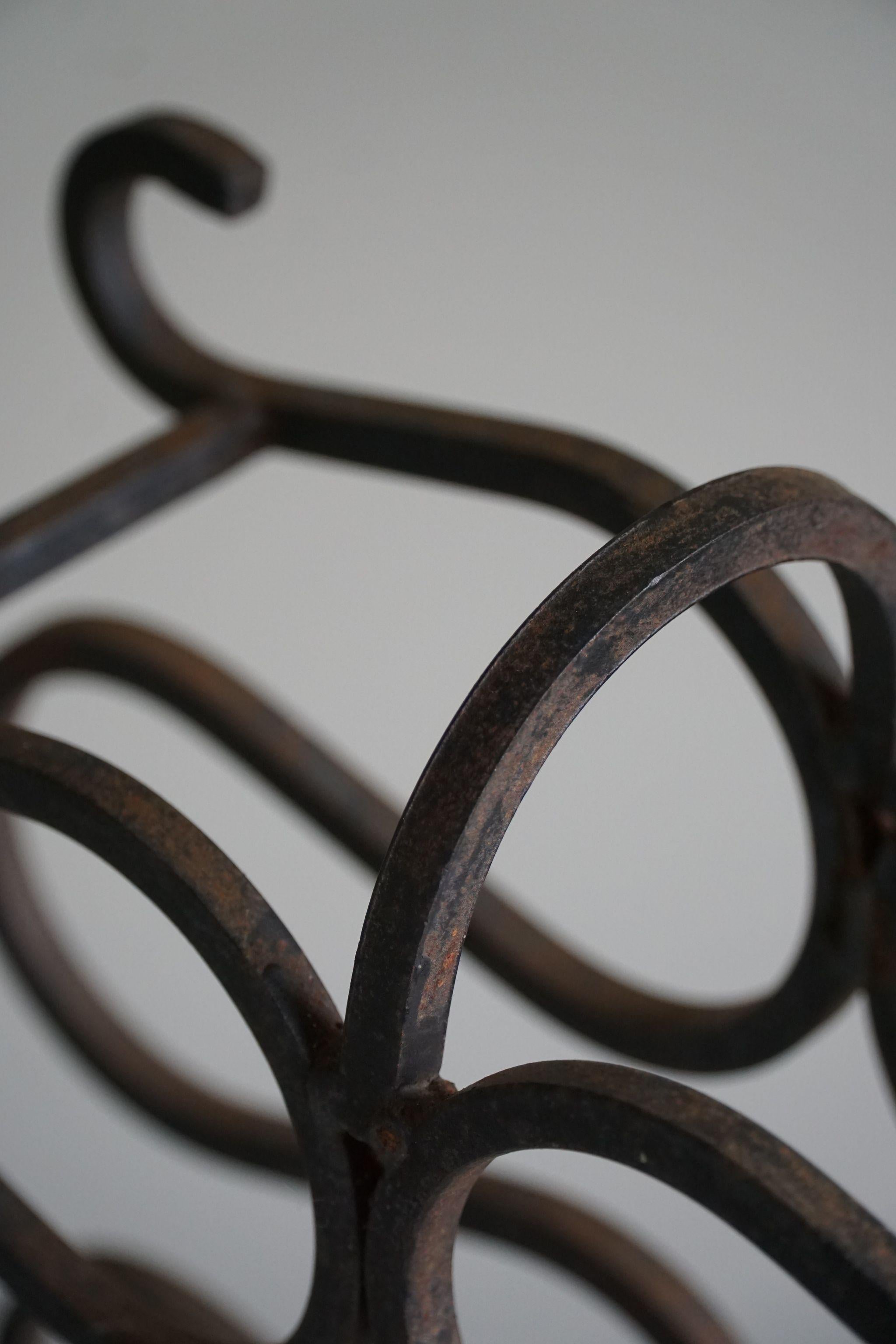 Vintage Sculptural Wine / Magazine Rack in Cast Iron, French Art Deco, 1930s For Sale 1