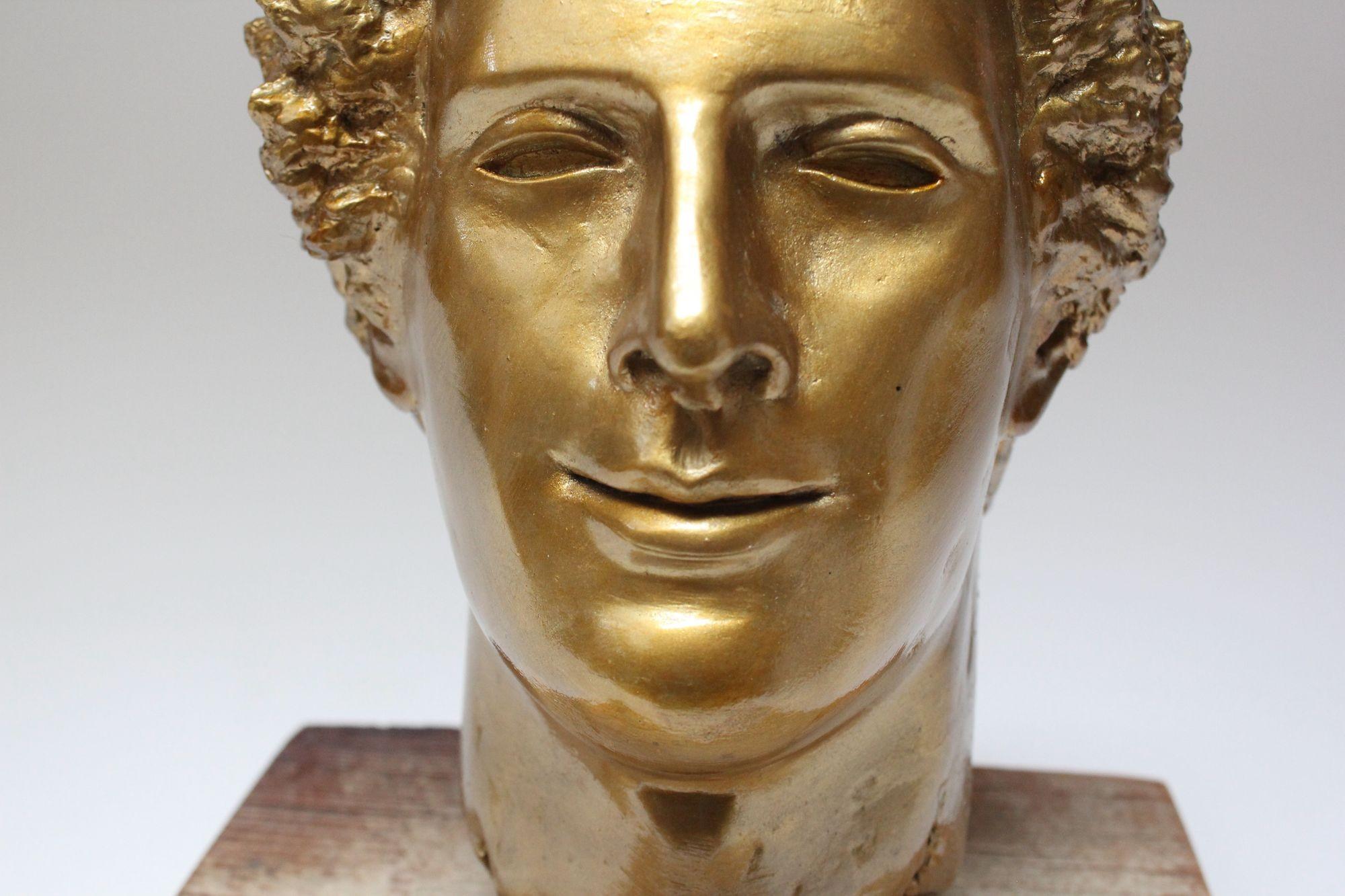 Scultura d'epoca / Busto della divinità mitologica 