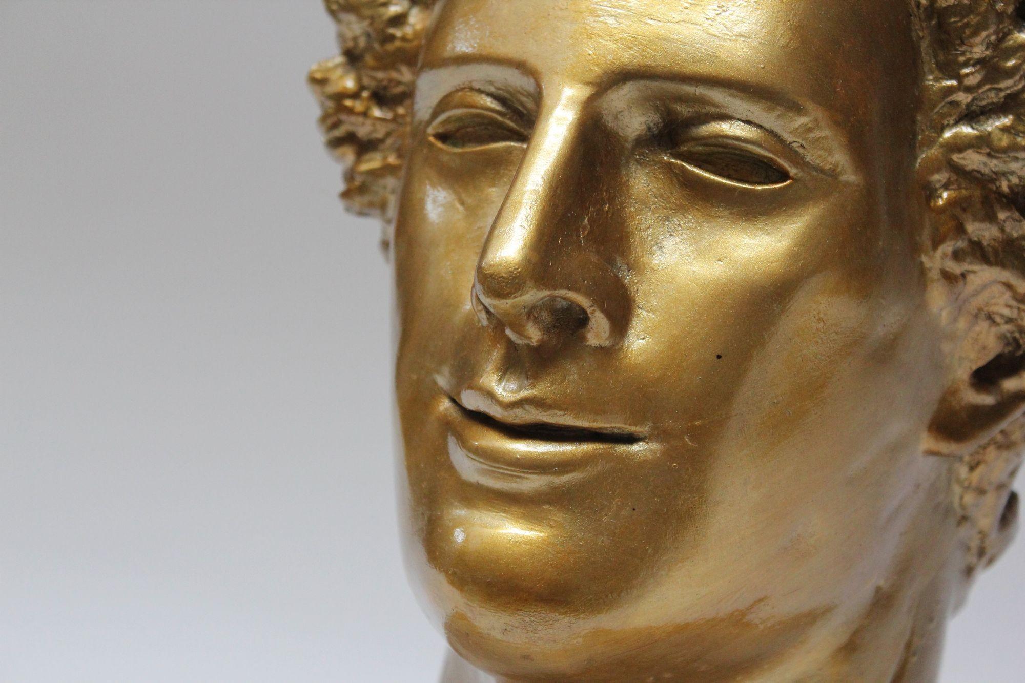 Scultura d'epoca / Busto della divinità mitologica 