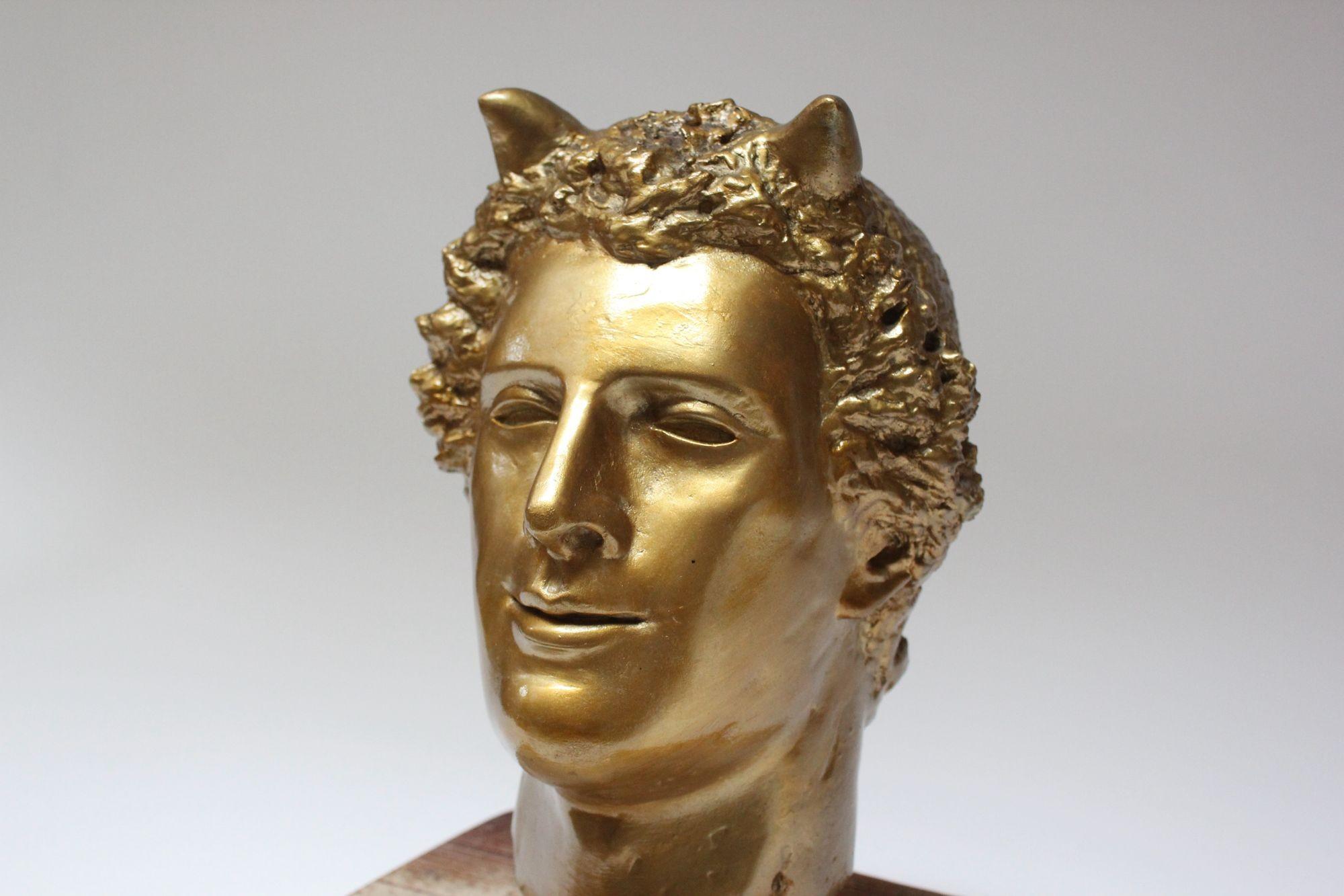 Scultura d'epoca / Busto della divinità mitologica 