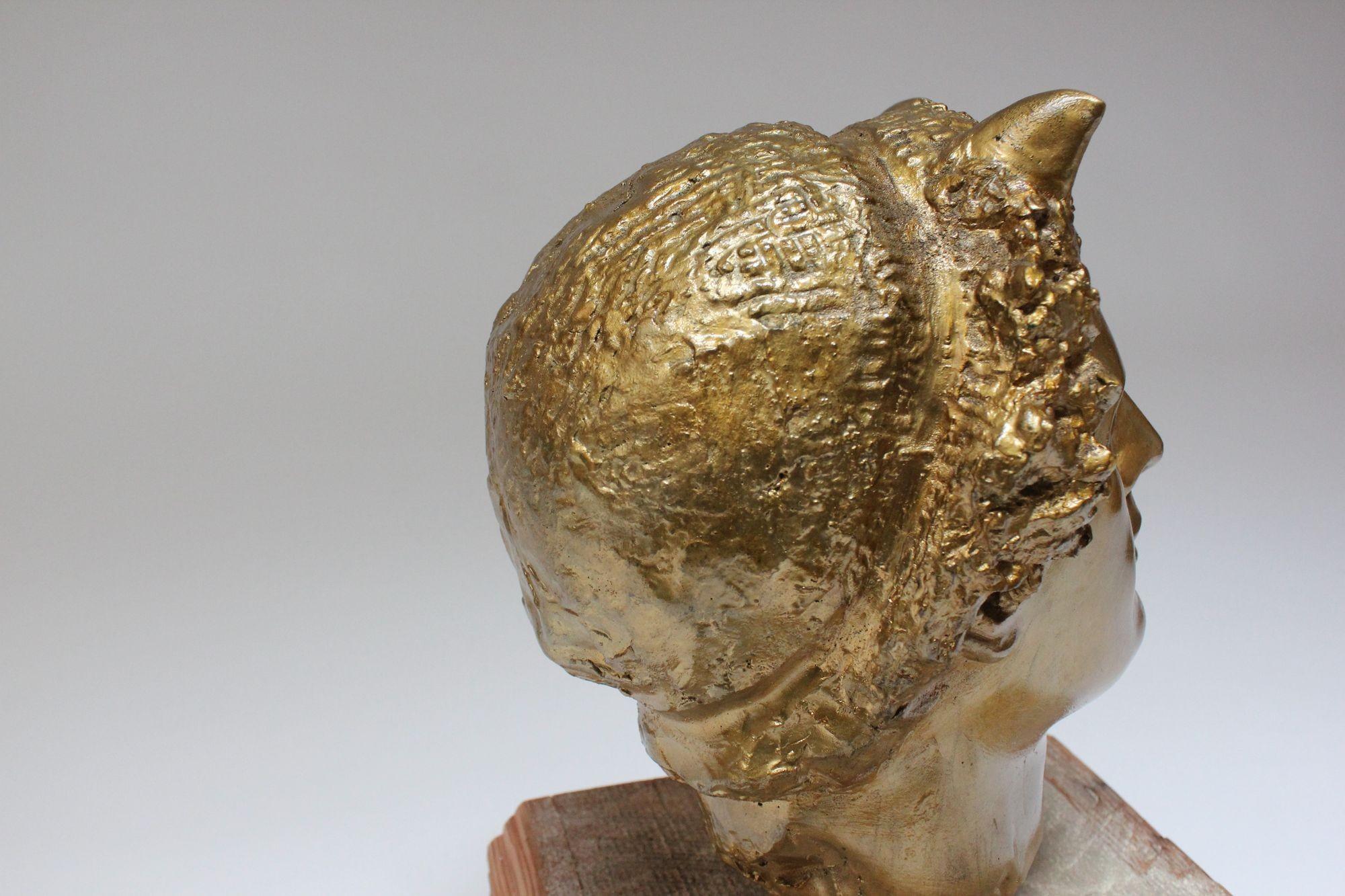 Scultura d'epoca / Busto della divinità mitologica 