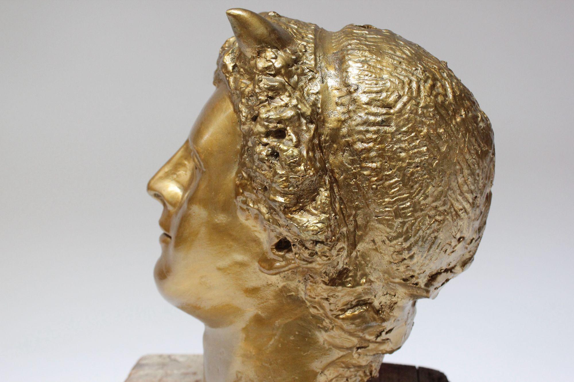 Scultura d'epoca / Busto della divinità mitologica 