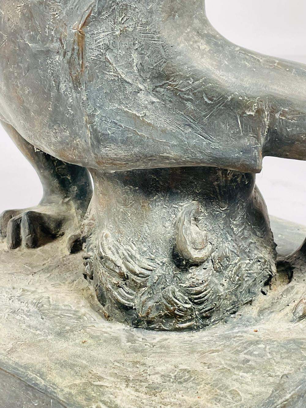 Scultura d'epoca di un ragazzo che fa la verticale in vendita 4