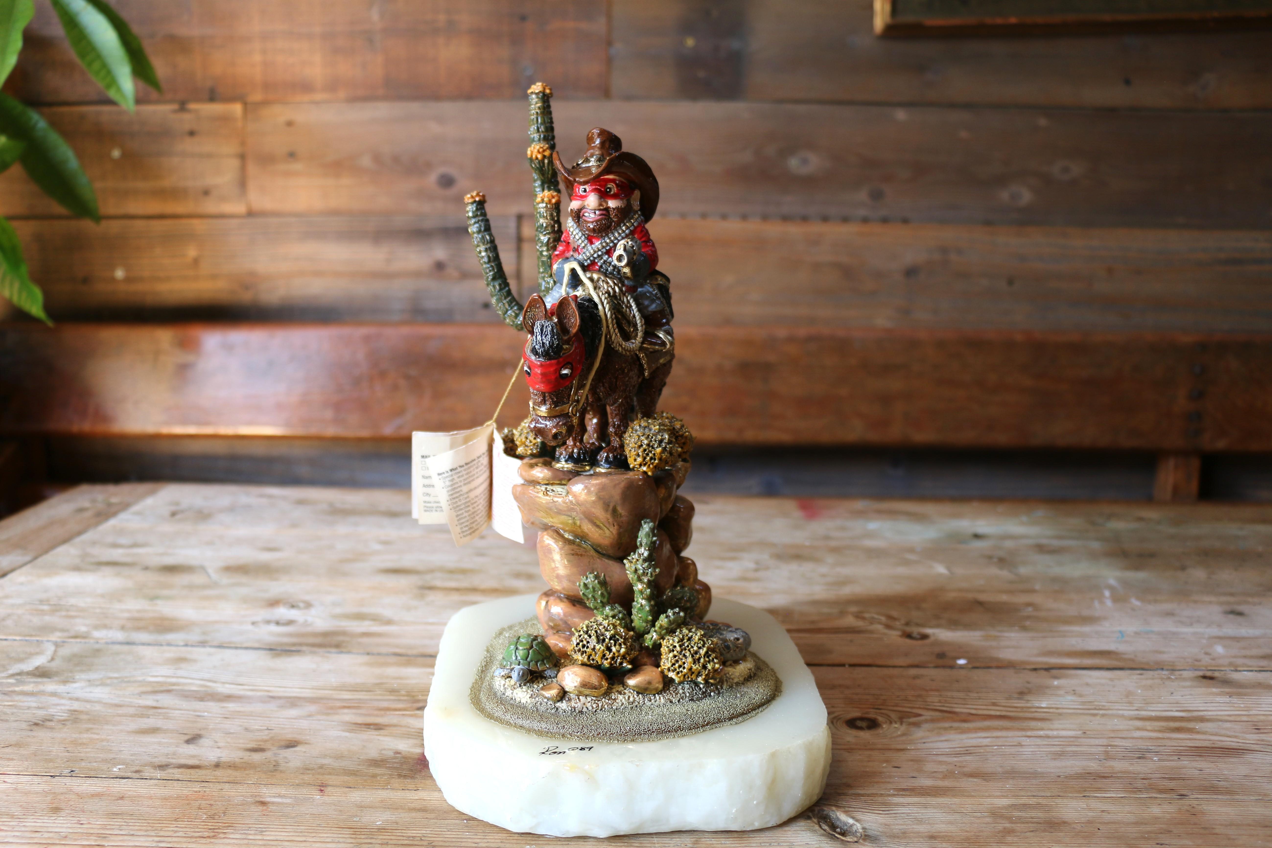 Una splendida scultura che ricorda il 