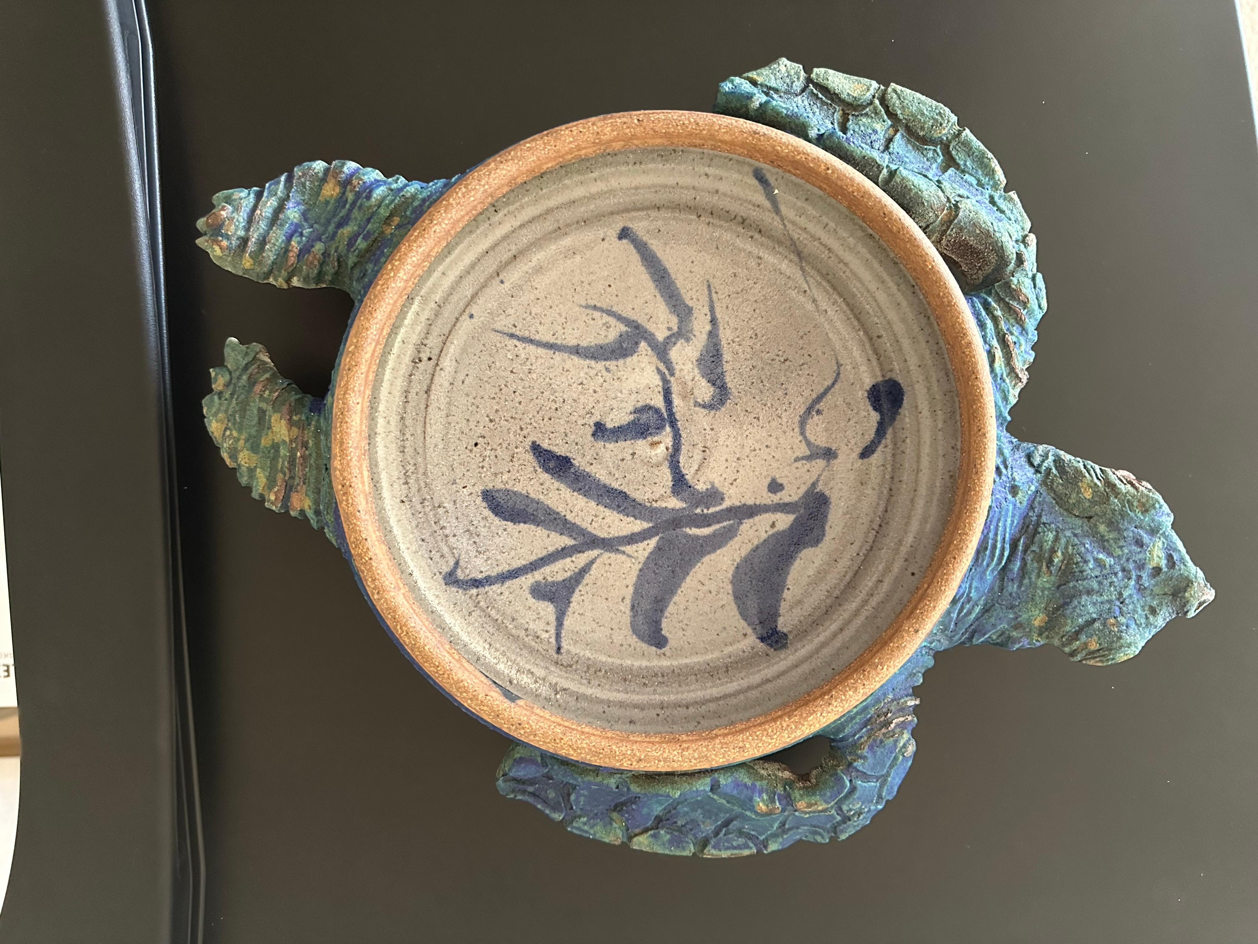 Vintage Sea Turtle-Shaped Covered Casserole Serving Bowl by Clay City Pottery (en anglais seulement) en vente 7