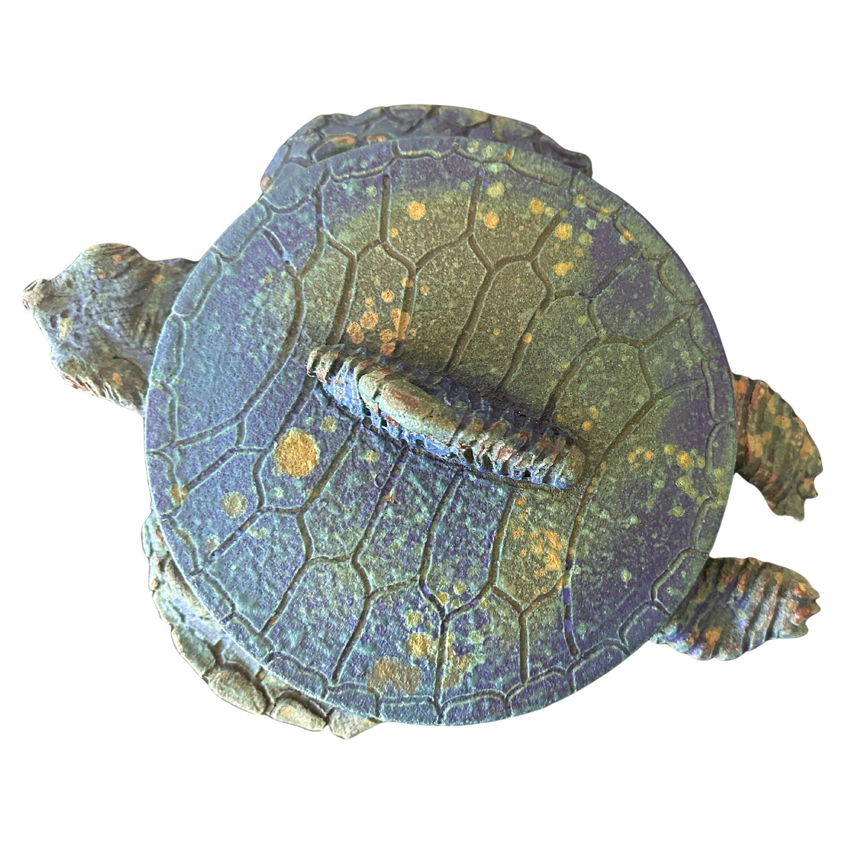 Américain Vintage Sea Turtle-Shaped Covered Casserole Serving Bowl by Clay City Pottery (en anglais seulement) en vente