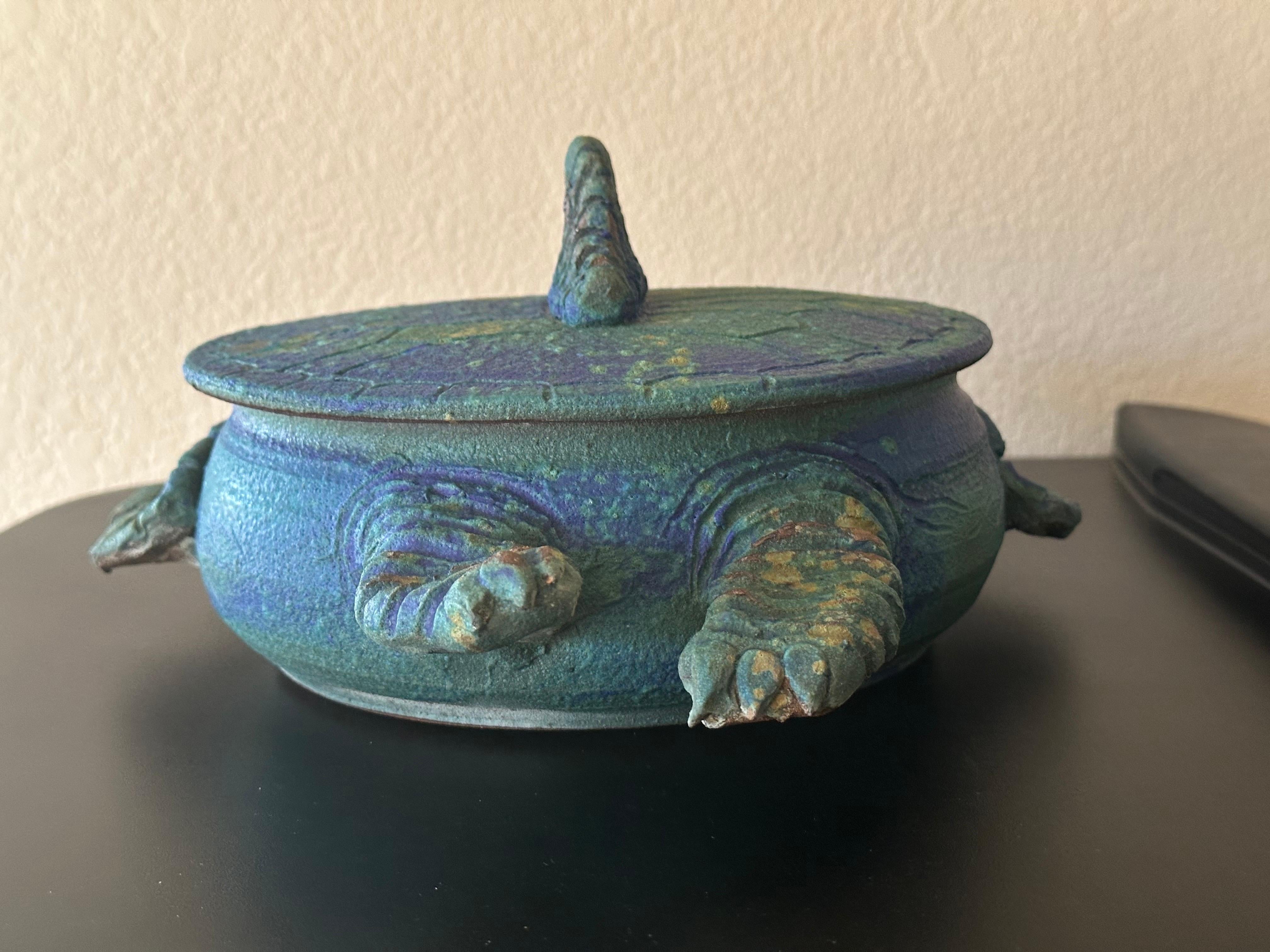 Vintage Sea Turtle-Shaped Covered Casserole Serving Bowl by Clay City Pottery (en anglais seulement) en vente 3