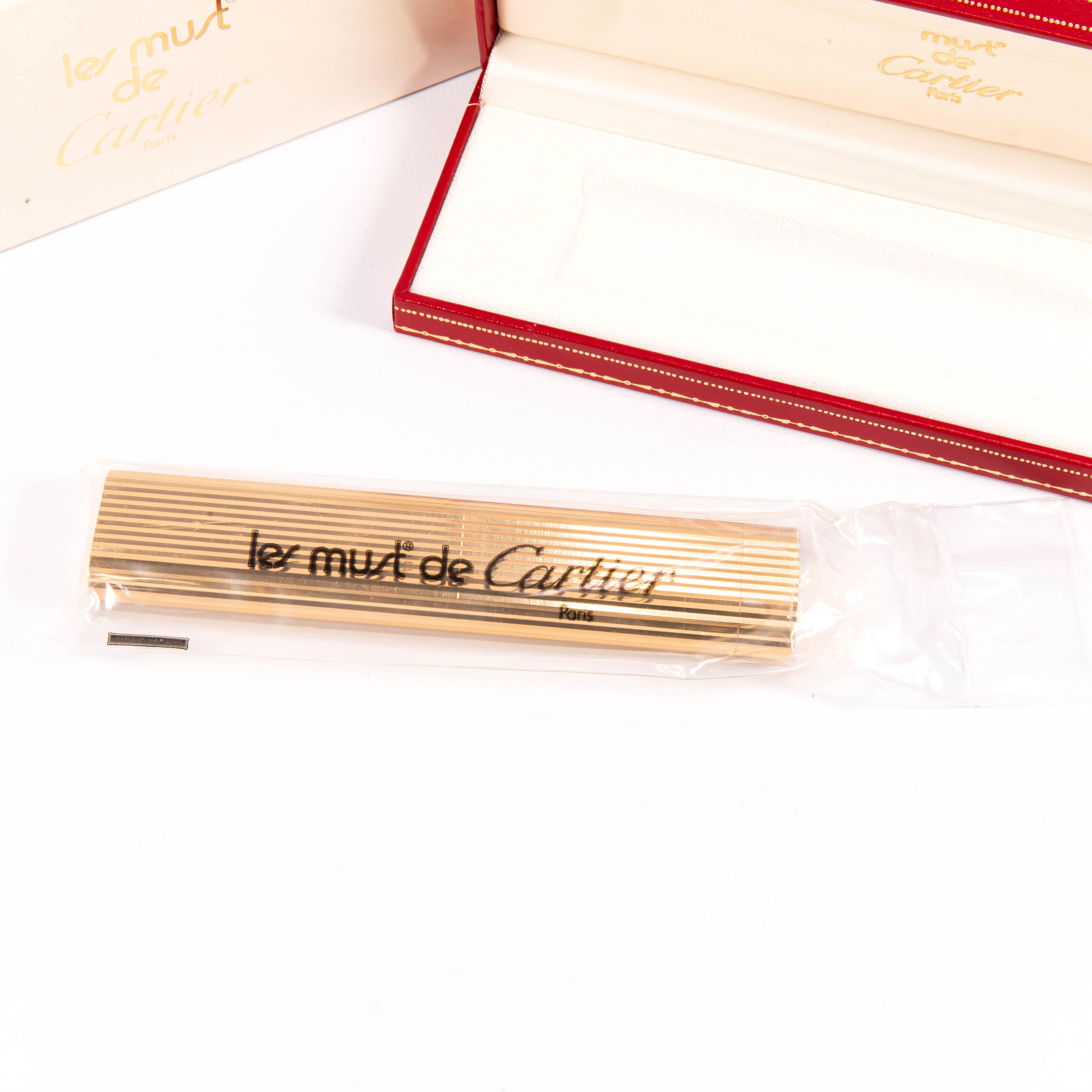 The illustrious house of Cartier, renowned for its elegance and precise craftsmanship, presents this rare Les Must Desk lighter—an exquisite addition to any discerning collection. Known globally for infusing taste with innovation, Cartier has been