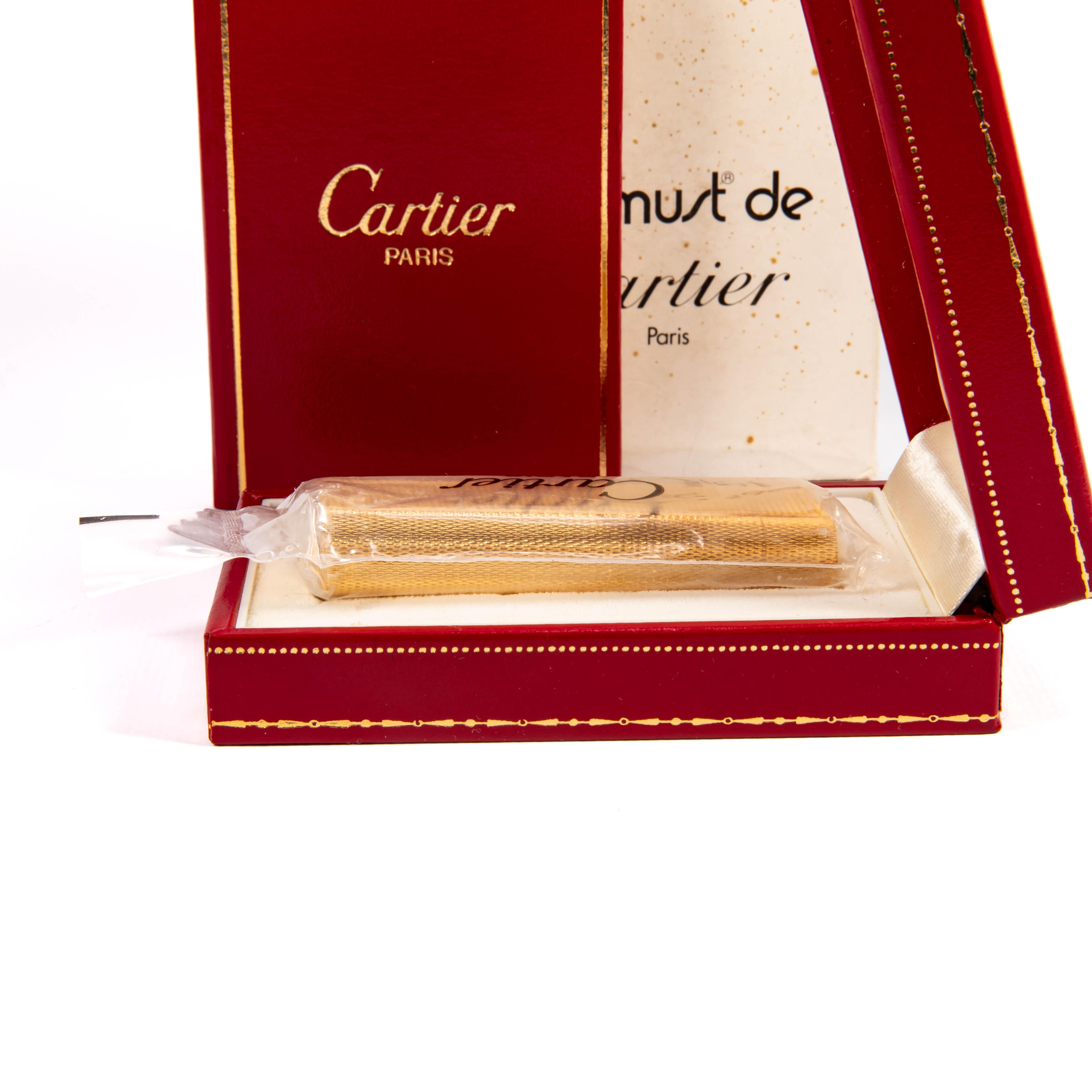 Vintage Sealed NOS Gold Plated Cartier Les Must Lighter in Box 1970 Neuf à DELFT, NL