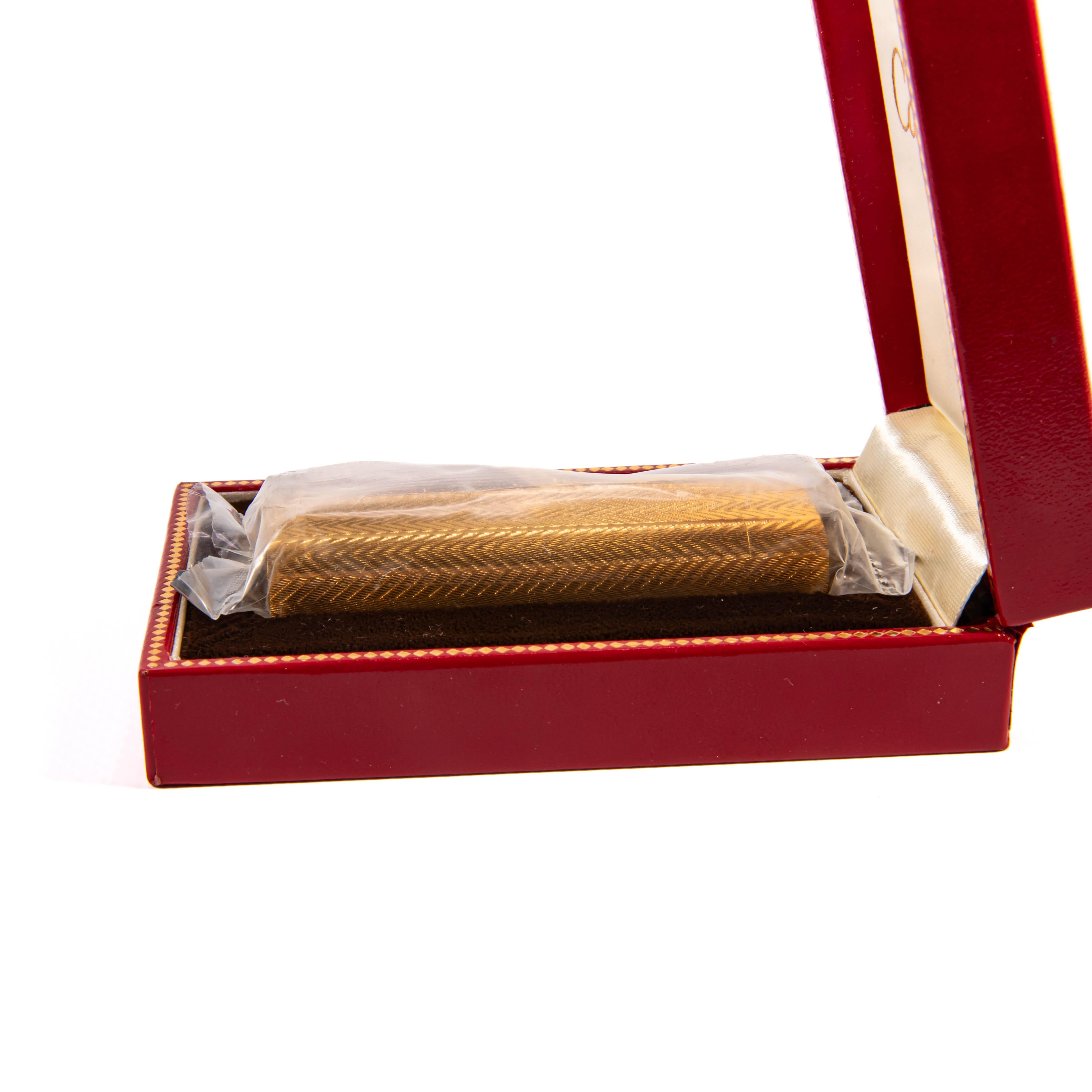  Vintage Sealed NOS Gold Plated Cartier Les Must Lighter in Box 1970 Unisexe 