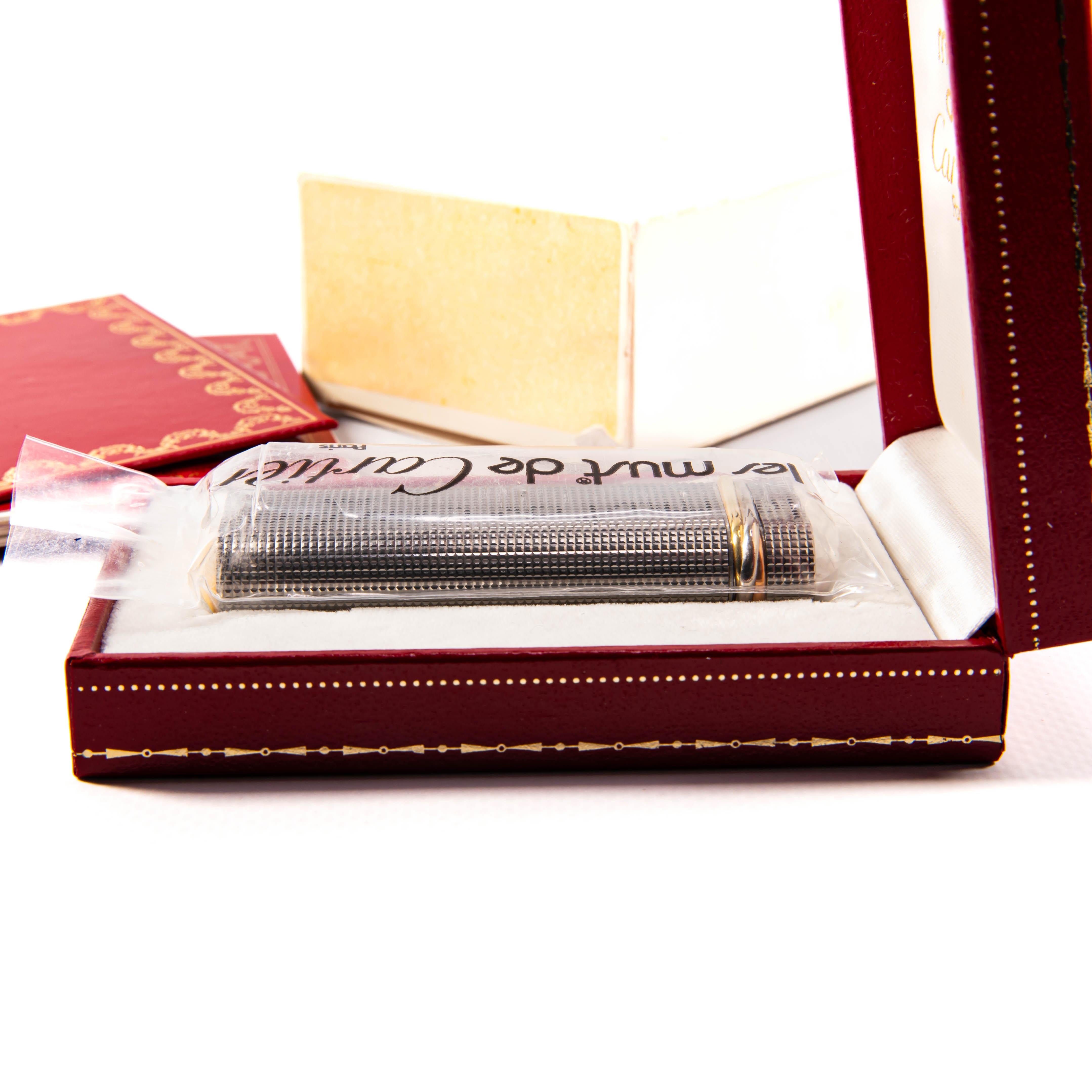 Cartier Trinity Lighter scellé NOS argenté brossé dans sa boîte des années 1970 Neuf - En vente à DELFT, NL