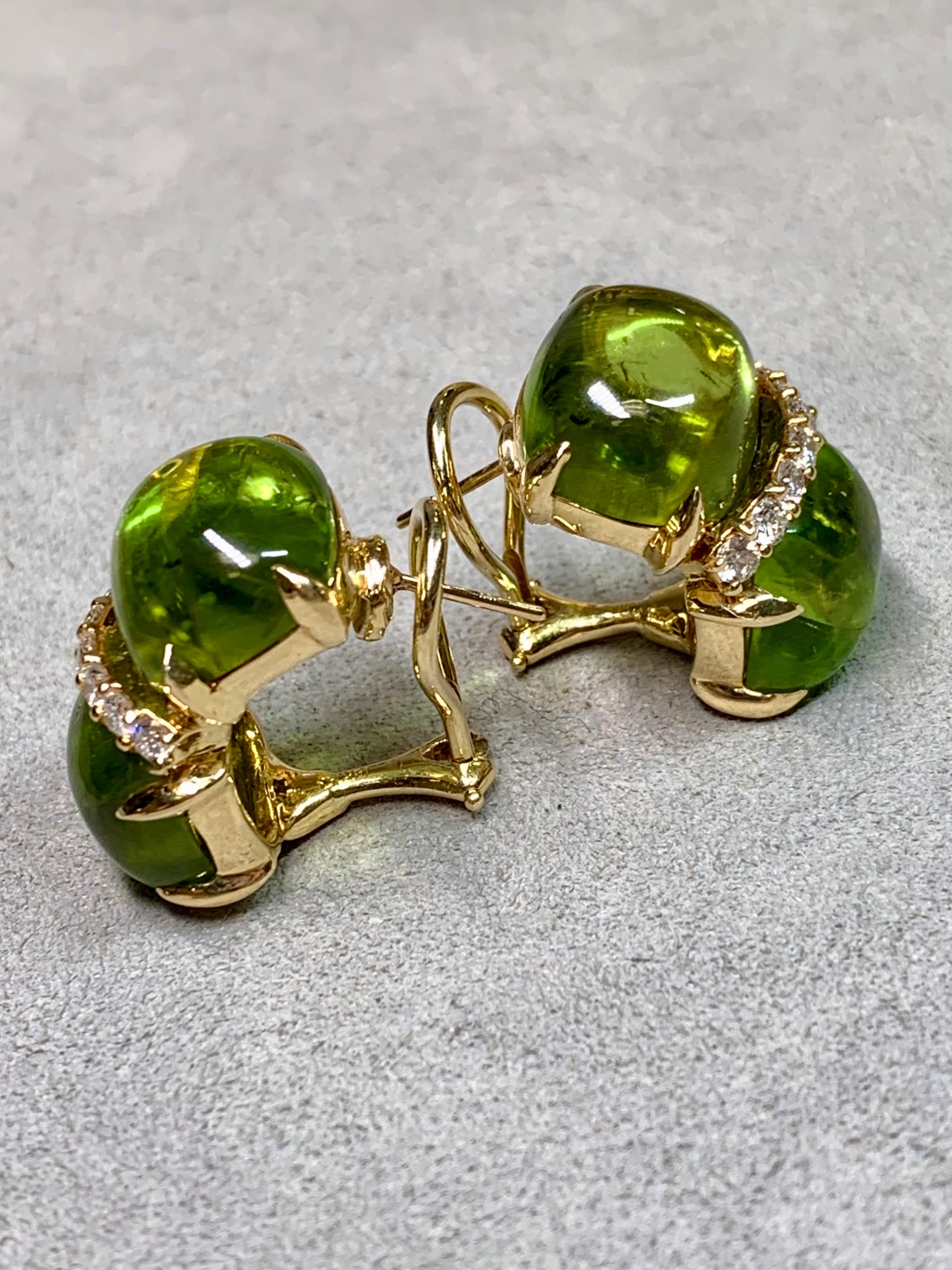 Vintage Seaman Schepps 18K Gelbgold Cabochon Peridot Diamant Huggie Ohrringe für Damen oder Herren im Angebot