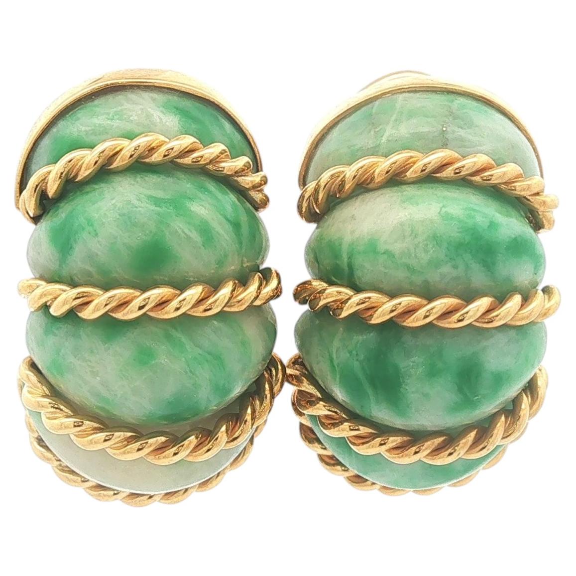 Pendientes vintage de Seaman Schepps, de oro amarillo de 18 quilates, con jade en forma de gamba y cierre omega curvado