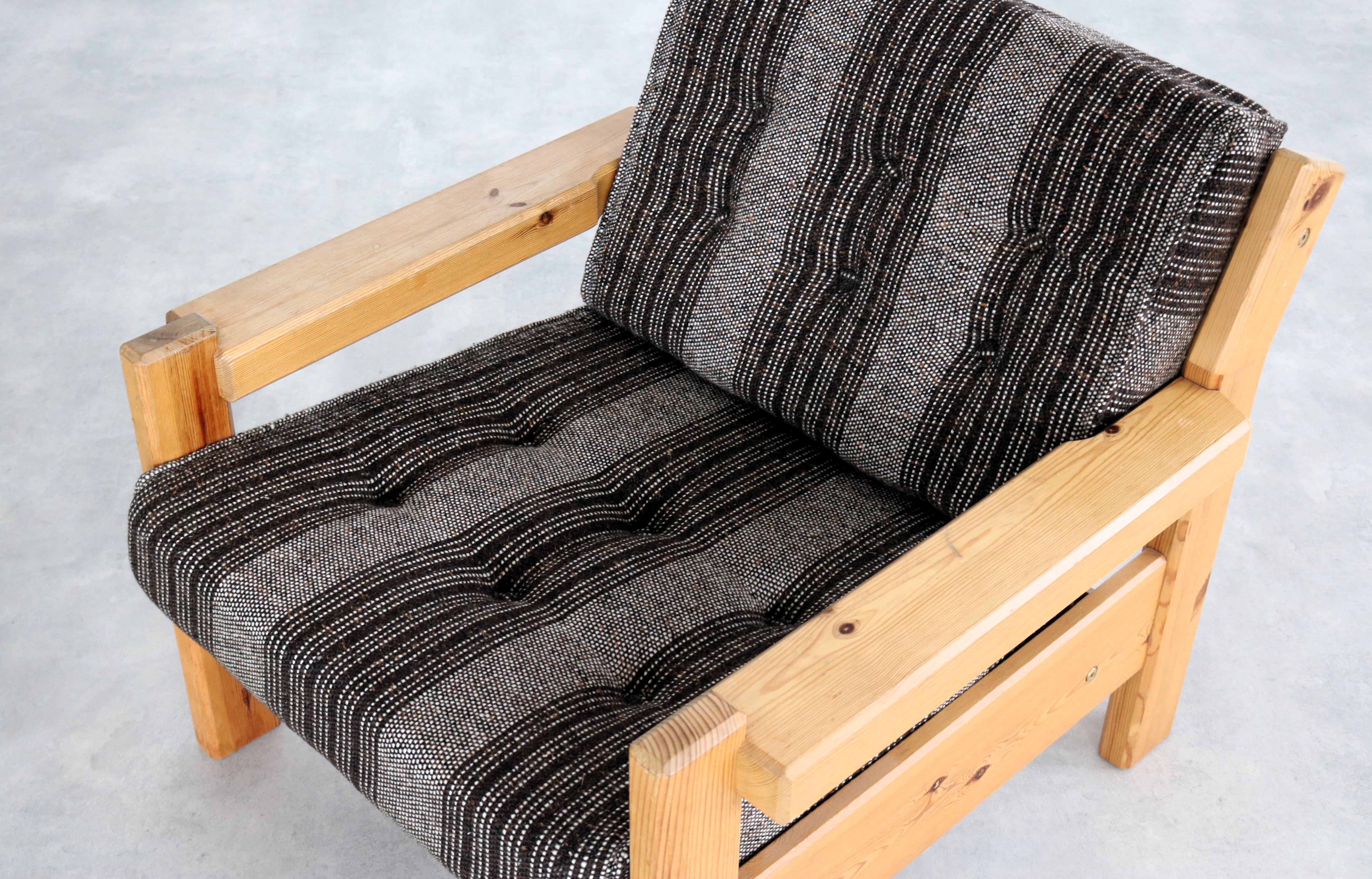 Tissu  groupe de sièges vintage  fauteuils  table basse  70's  Suède en vente