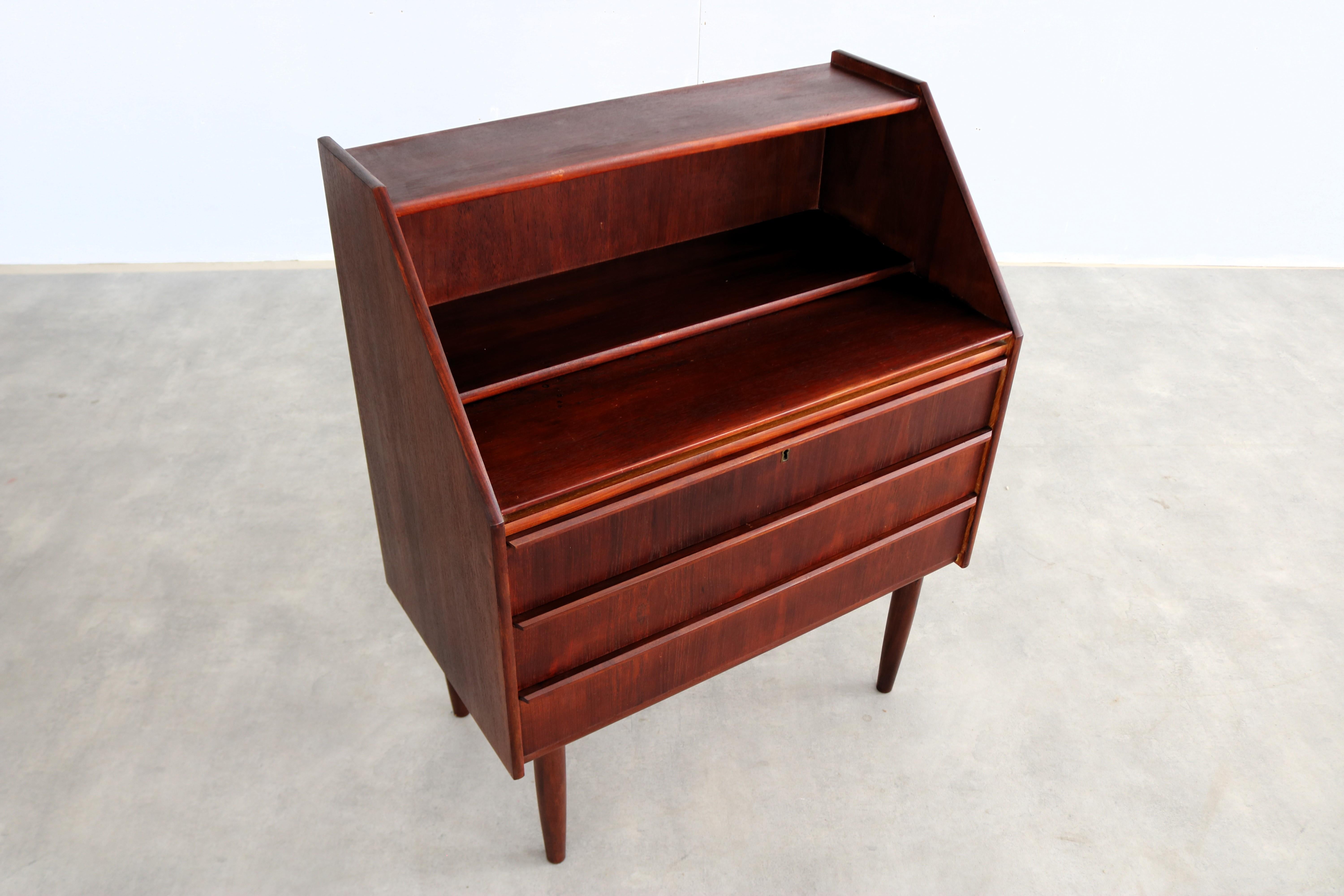 secretaria vintage  armario  cómoda  1960s  Danés Espejo en venta