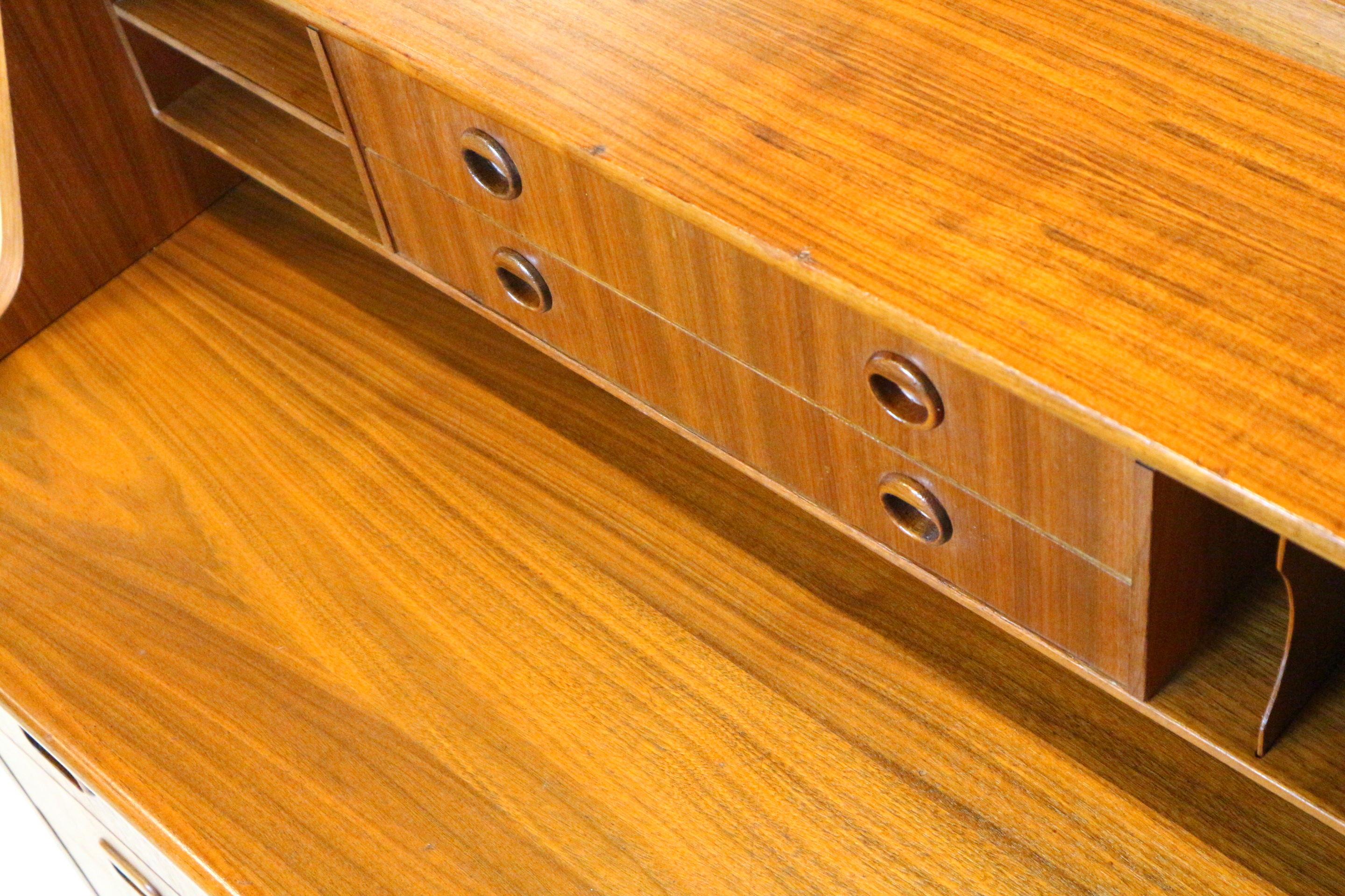 Mid-Century moderno Segreteria / scrivania vintage di Musterring degli anni '60 in vendita