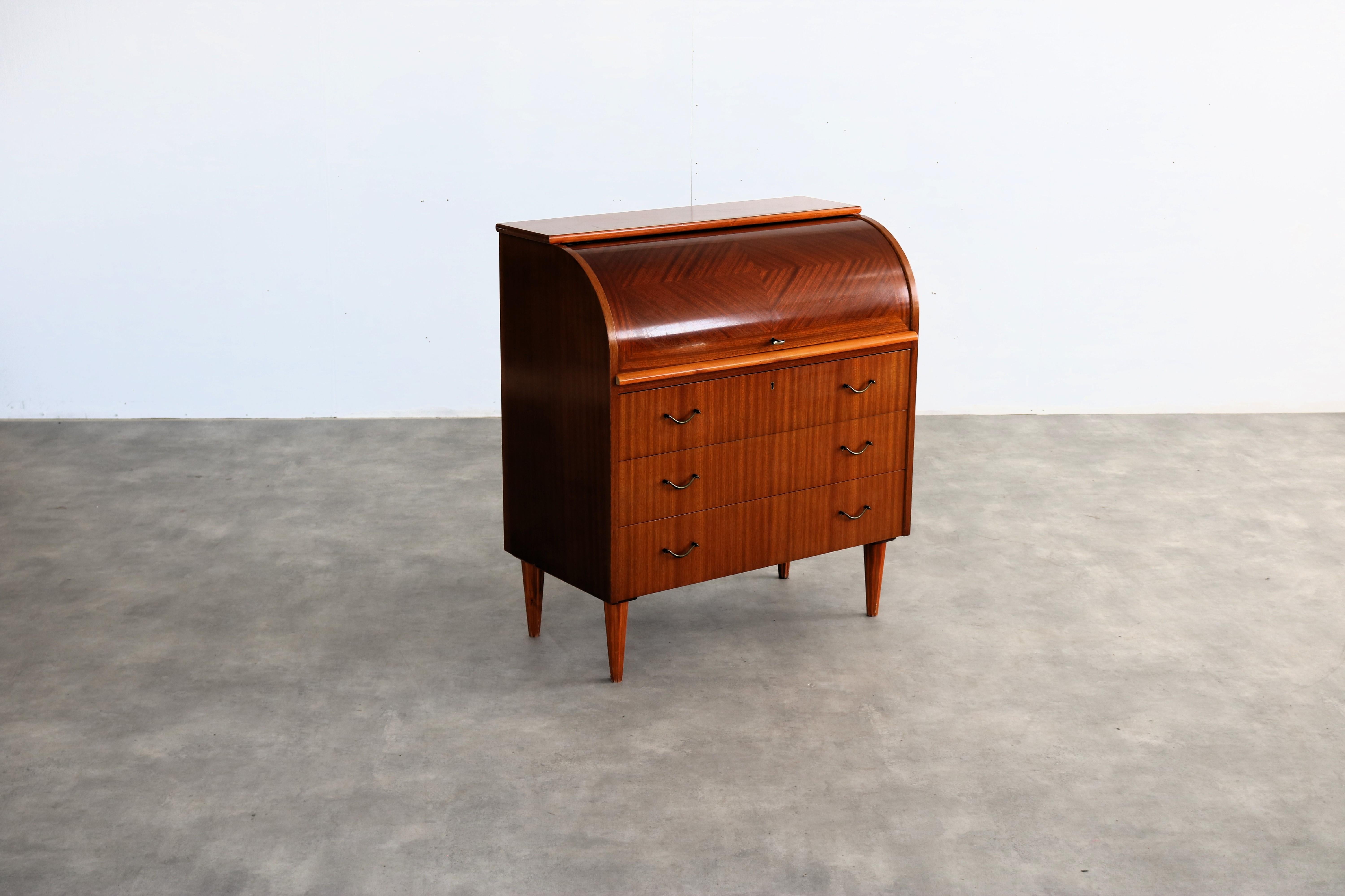 vintage secretary  desk  cabinet  1960s  Swedish In Good Condition For Sale In Lemmer, NL