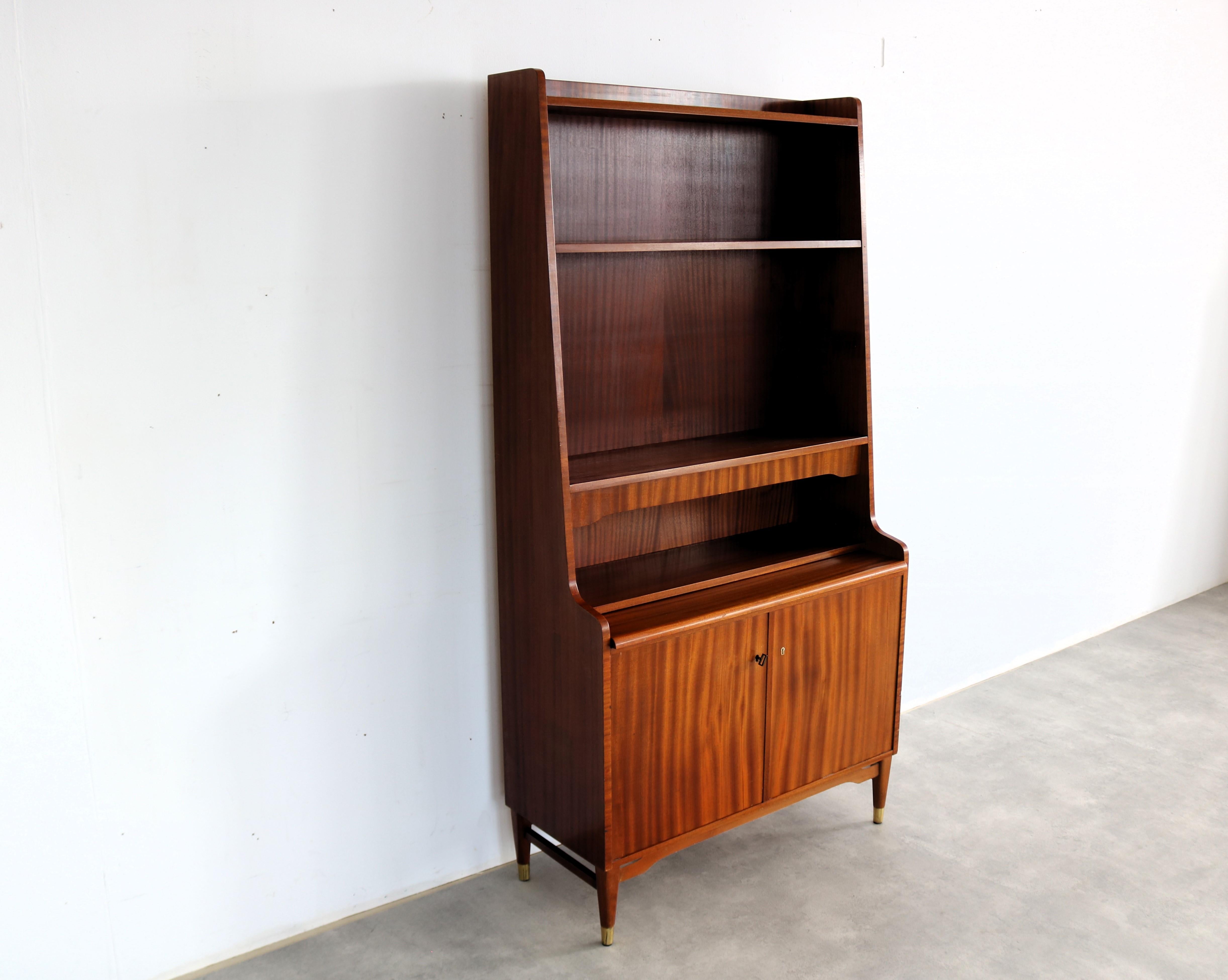vintage secretary  wall cupboard  60s  Sweden In Good Condition For Sale In Lemmer, NL