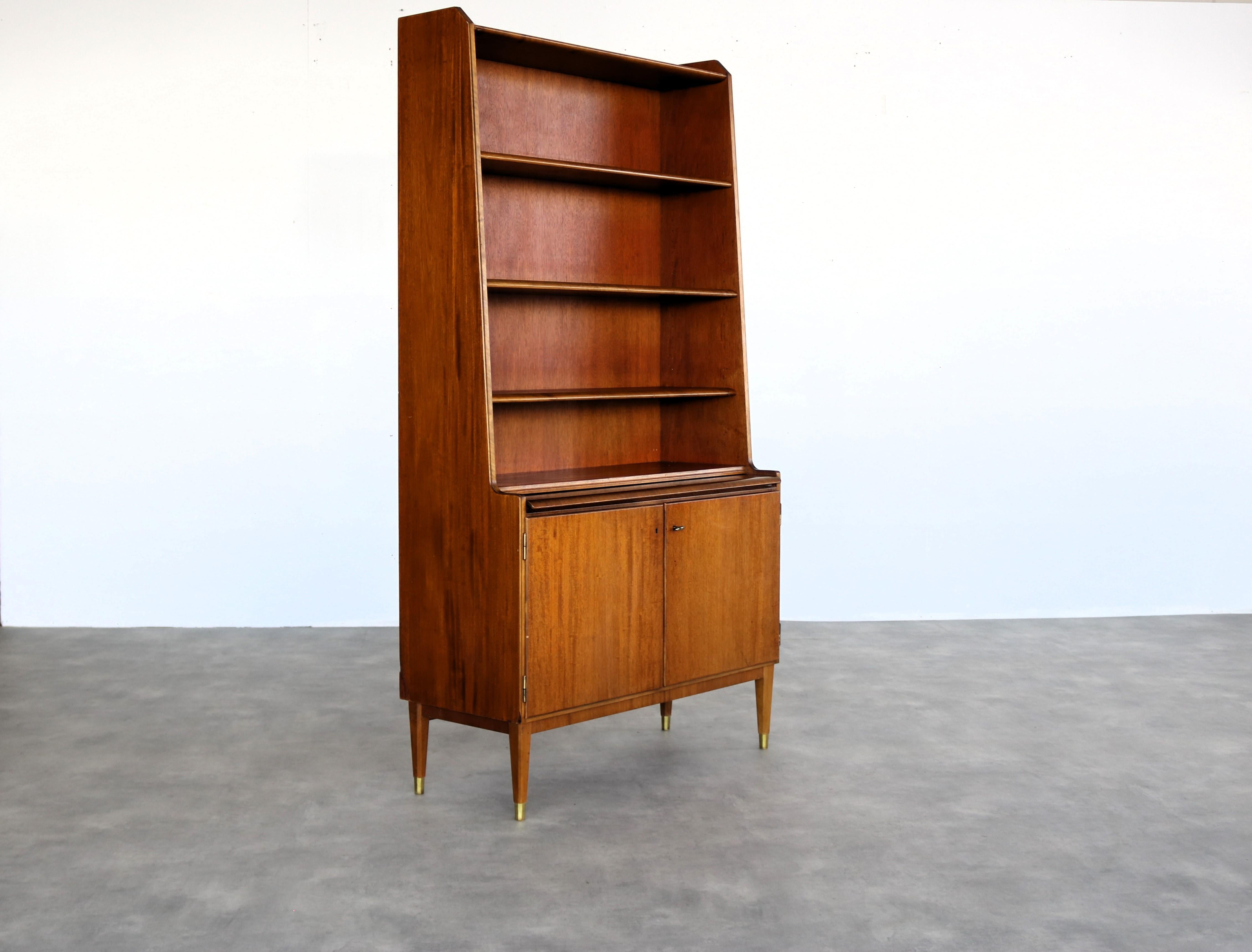 
vintage secretary  wall cupboard  Bodafors  60's

period  1950s
design  Bodafors  Sweden
condition  good  signs of use 
size  185 x 100 x 40 (hxwxd) 

details  teak; walnut; brass; 

article number  2405