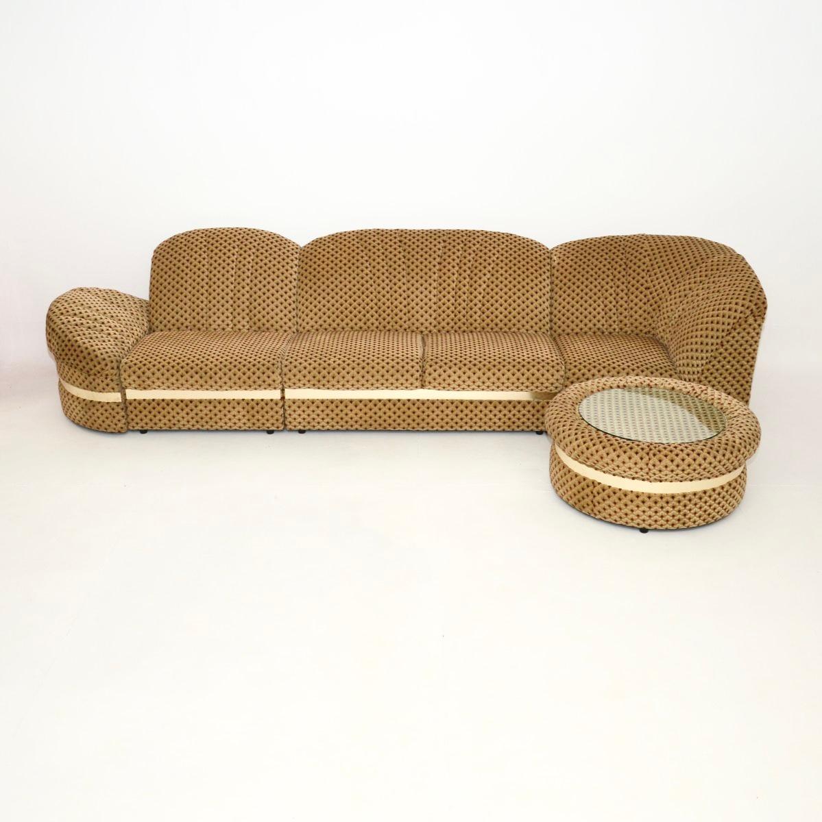 Mid-Century Modern Canapé d'angle sectionnel et table vintage en vente