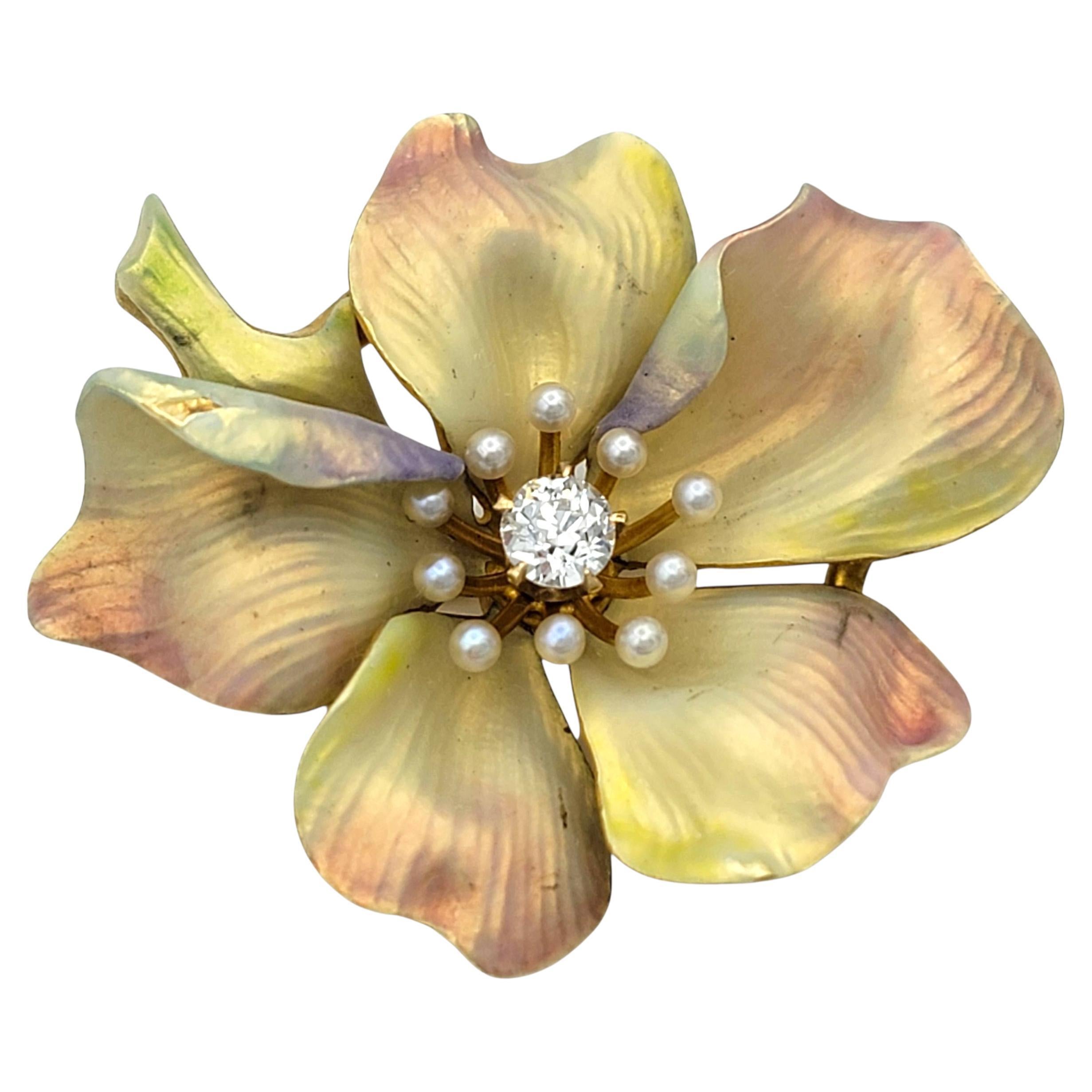 Spilla a fiore smaltata con perle e diamanti d'epoca in oro giallo 14 carati