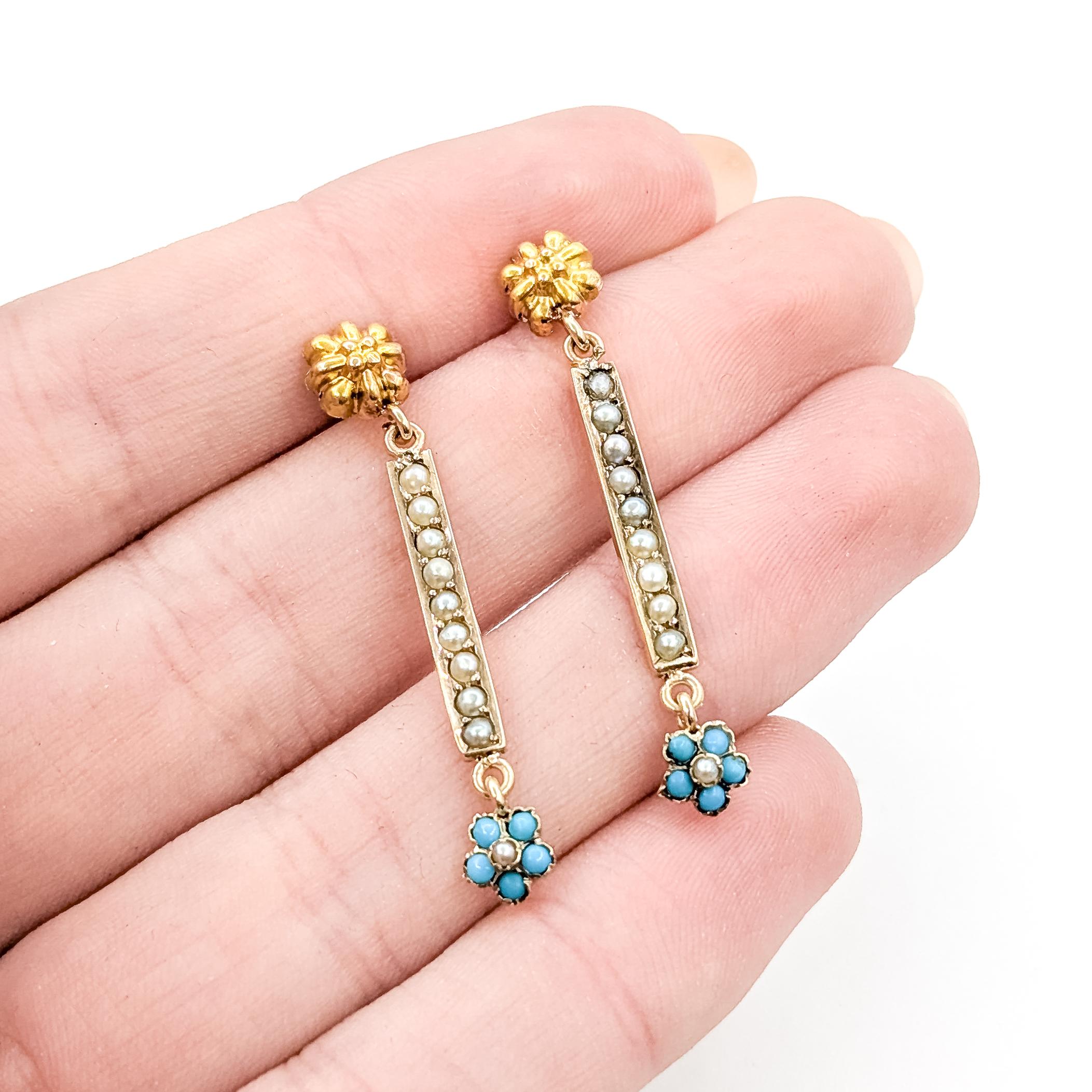 Vintage Seed Pearl & Türkis Bar Dangle Ohrringe in 14k Gelbgold (Rundschliff) im Angebot