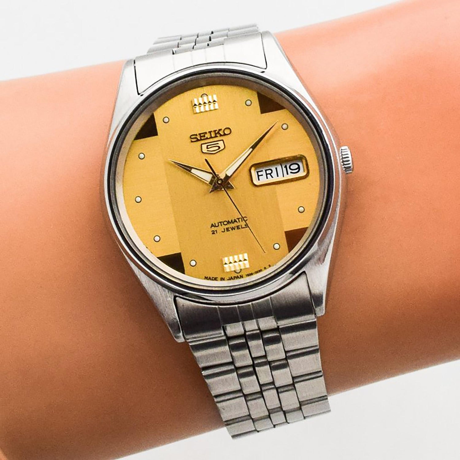 Vintage Seiko 5 Automatic Stainless Steel Watch, 1982 For Sale at 1stDibs |  seiko 5 1982