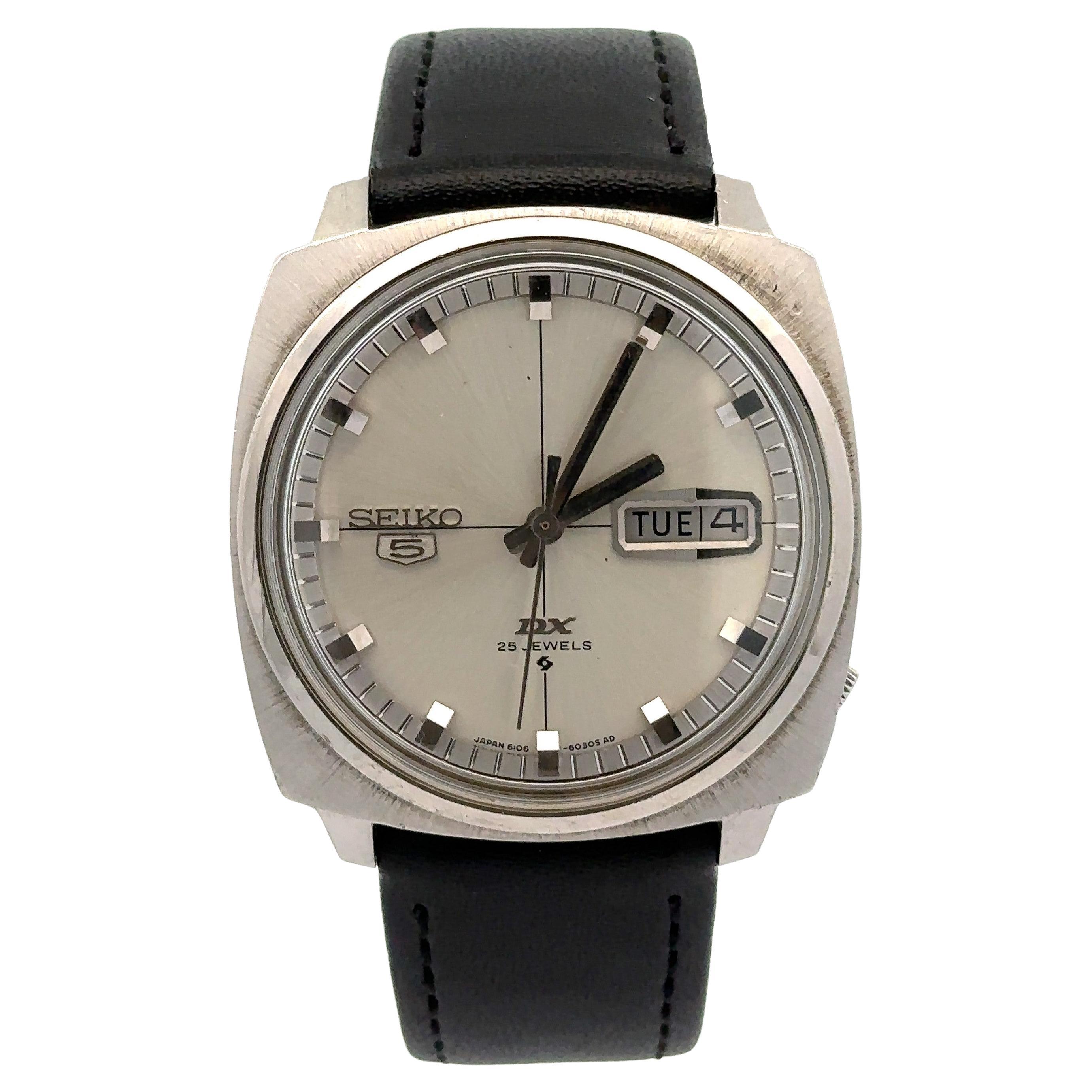 Vintage Seiko DX De Luxe 25j Automatic Day/Date Stainless Steel Watch 6106-6030 For Sale