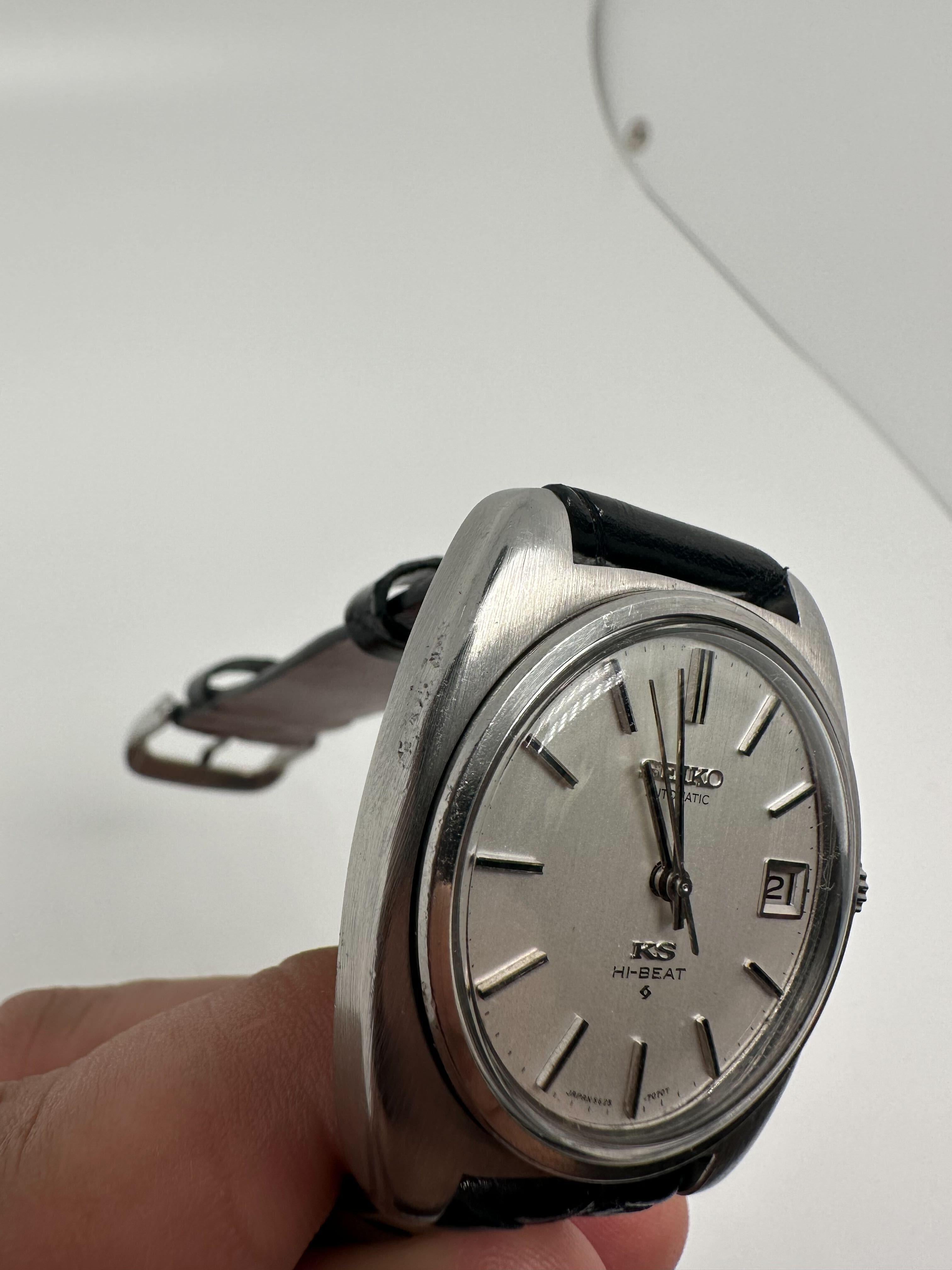 Vintage Seiko King Date Hi-Beat 36mm Steel Silver Dial Mens Watch 5625-7070 In Fair Condition For Sale In New York, NY