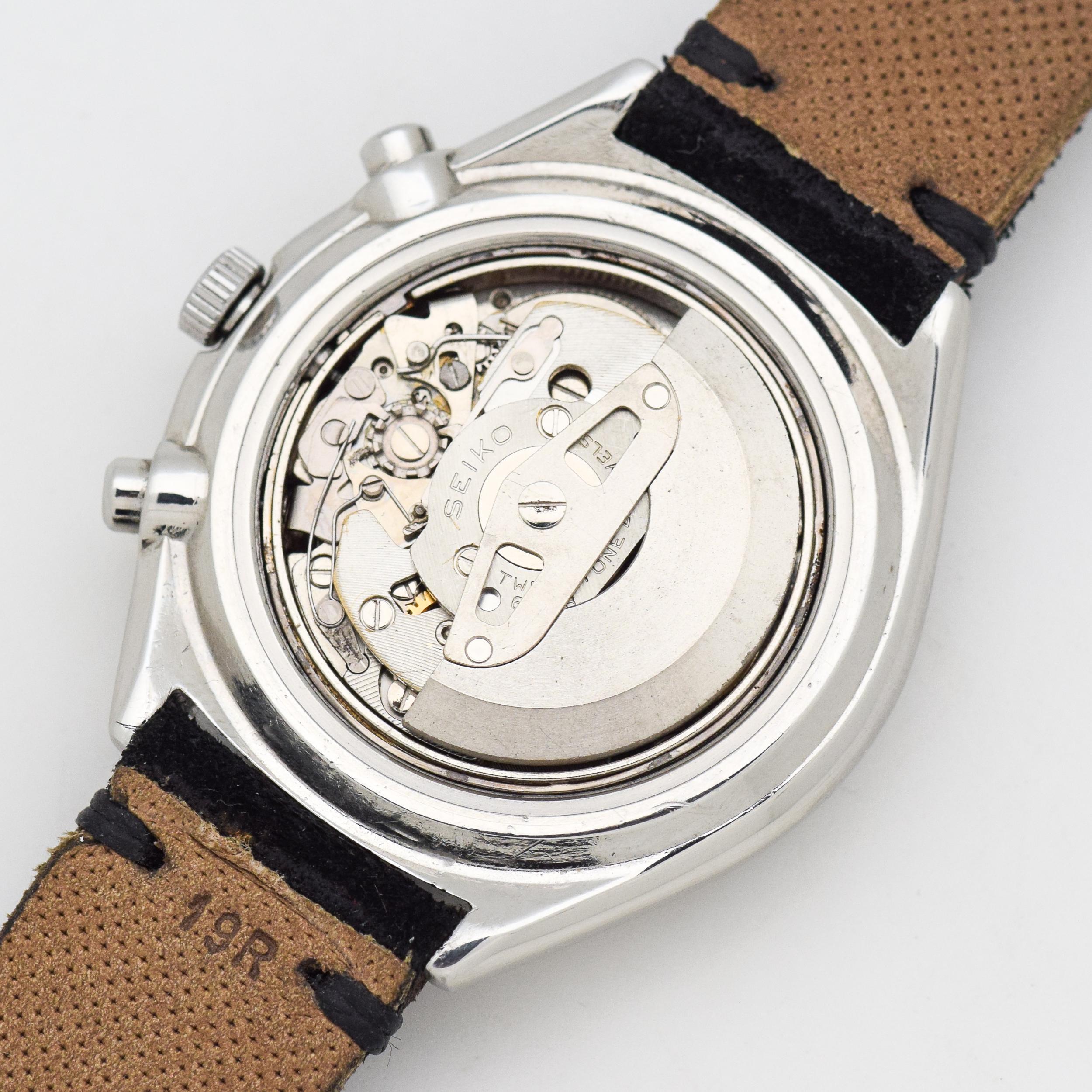 Vintage Seiko Panda Day-Date Chronograph Reference 6138-8020 Watch, 1977 3
