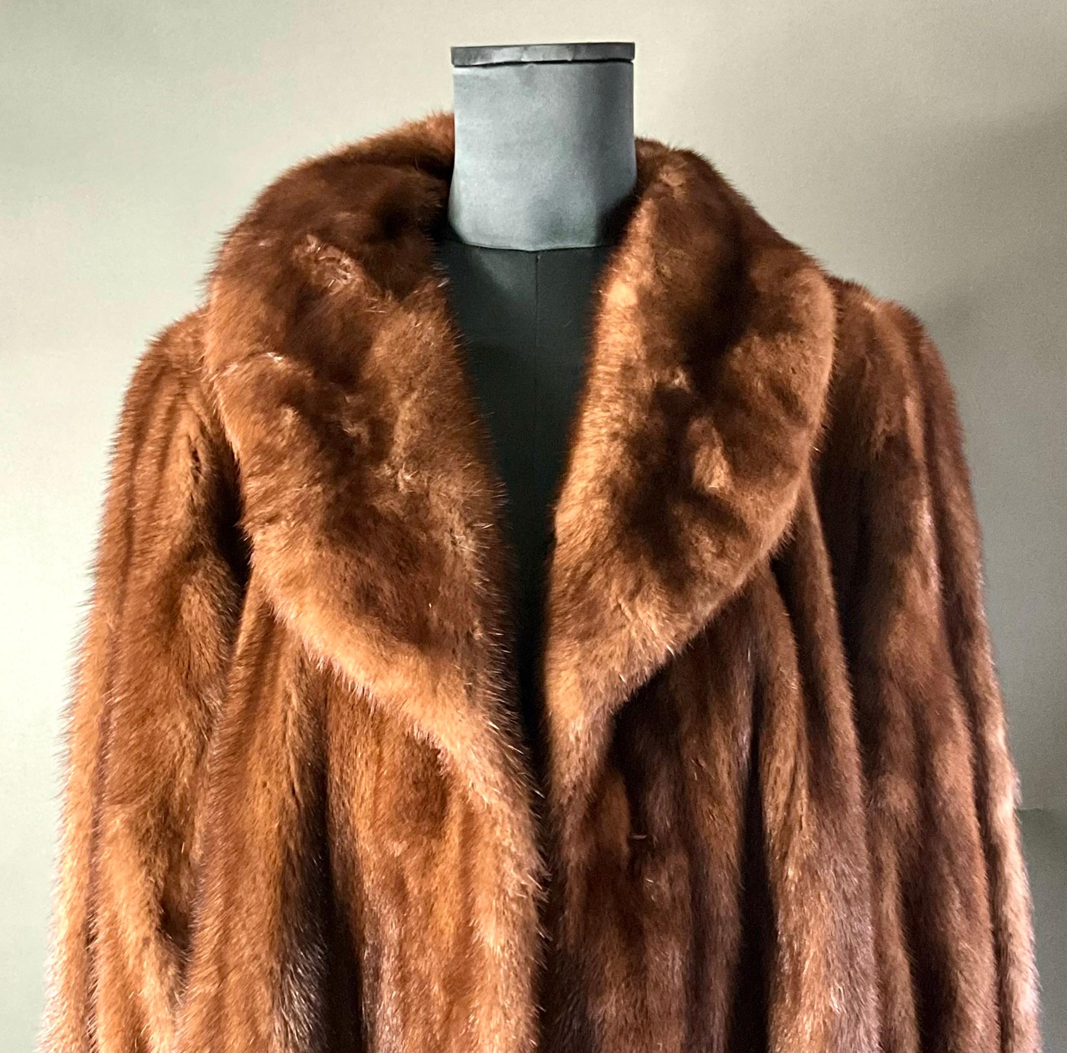 Women's or Men's Vintage Brown Mink Coat For Sale