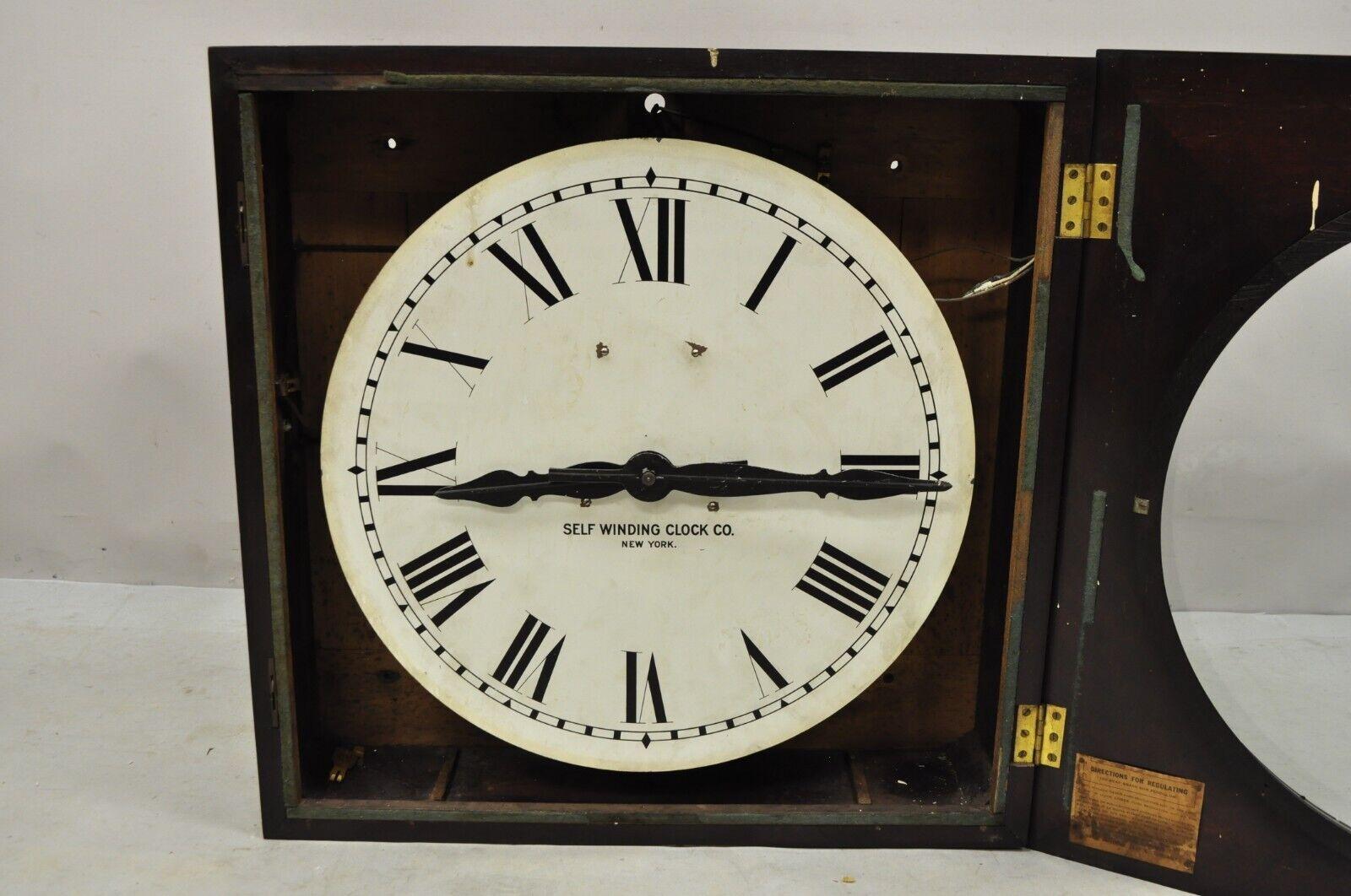 Vintage Self Winding Clock Co Große quadratische Gehäuse-Regaluhr, Vintage (Arts and Crafts) im Angebot