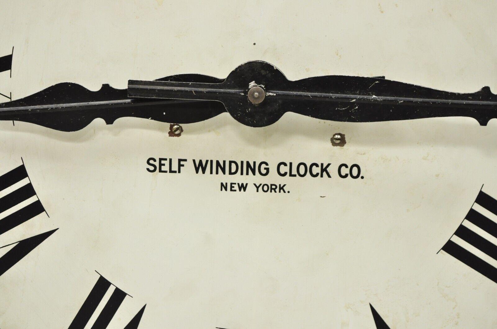 Vintage Self Winding Clock Co Große quadratische Gehäuse-Regaluhr, Vintage im Zustand „Gut“ im Angebot in Philadelphia, PA