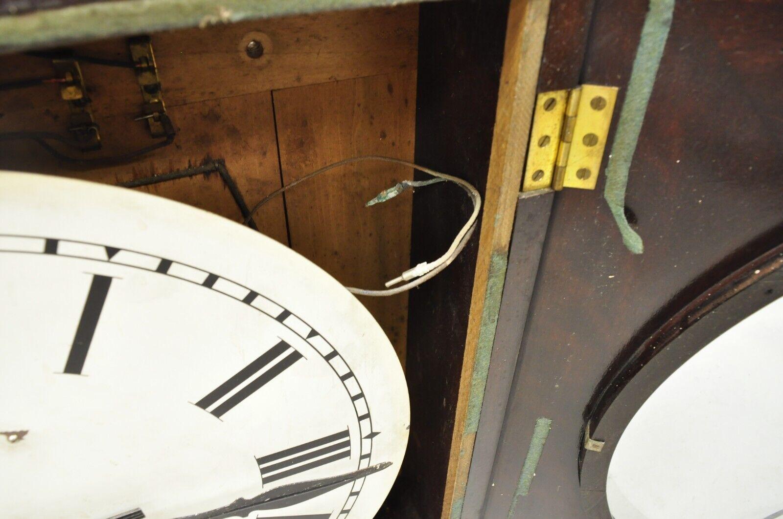 Vintage Self Winding Clock Co Große quadratische Gehäuse-Regaluhr, Vintage (Glas) im Angebot
